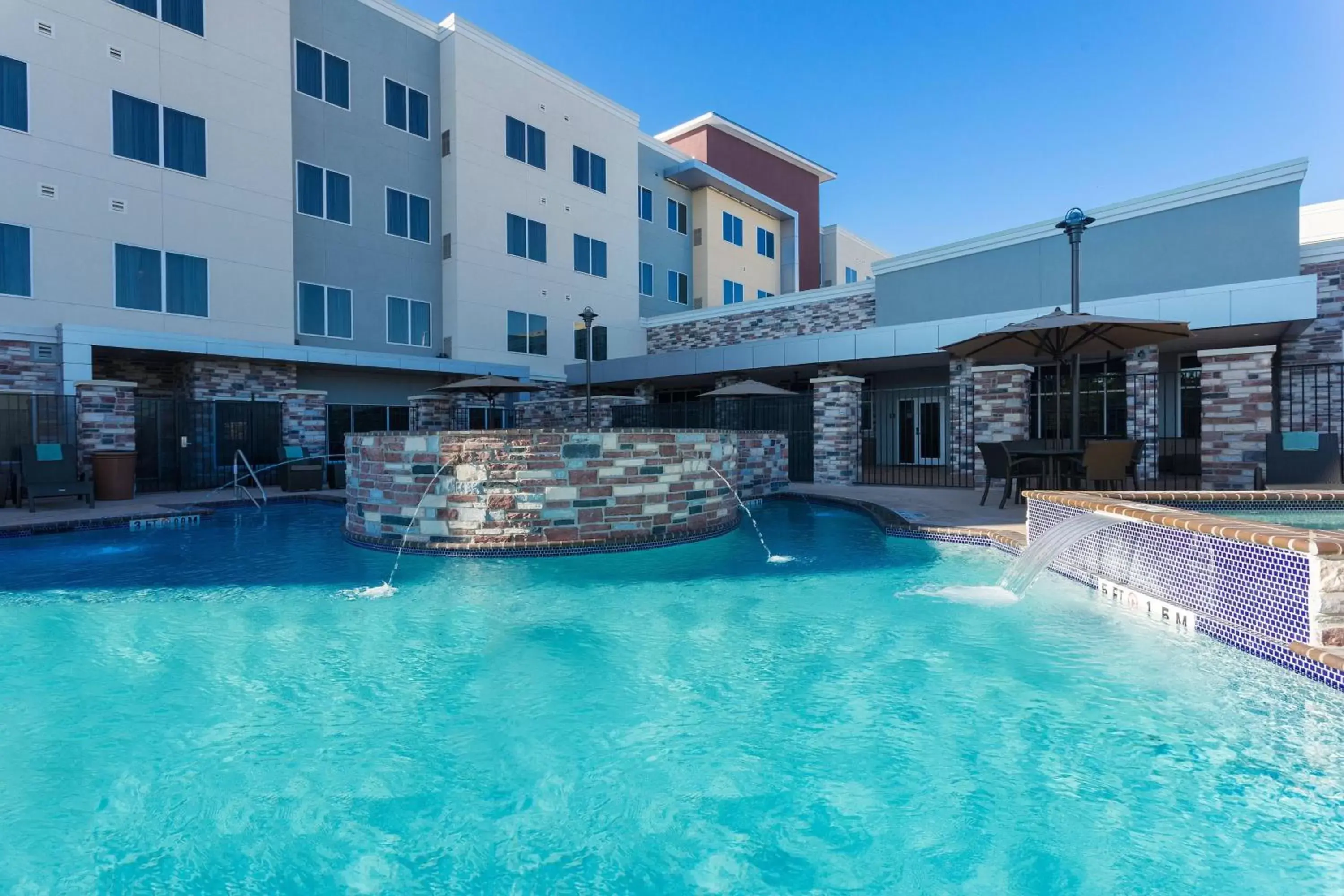 Swimming pool, Property Building in Residence Inn by Marriott Houston West/Beltway 8 at Clay Road