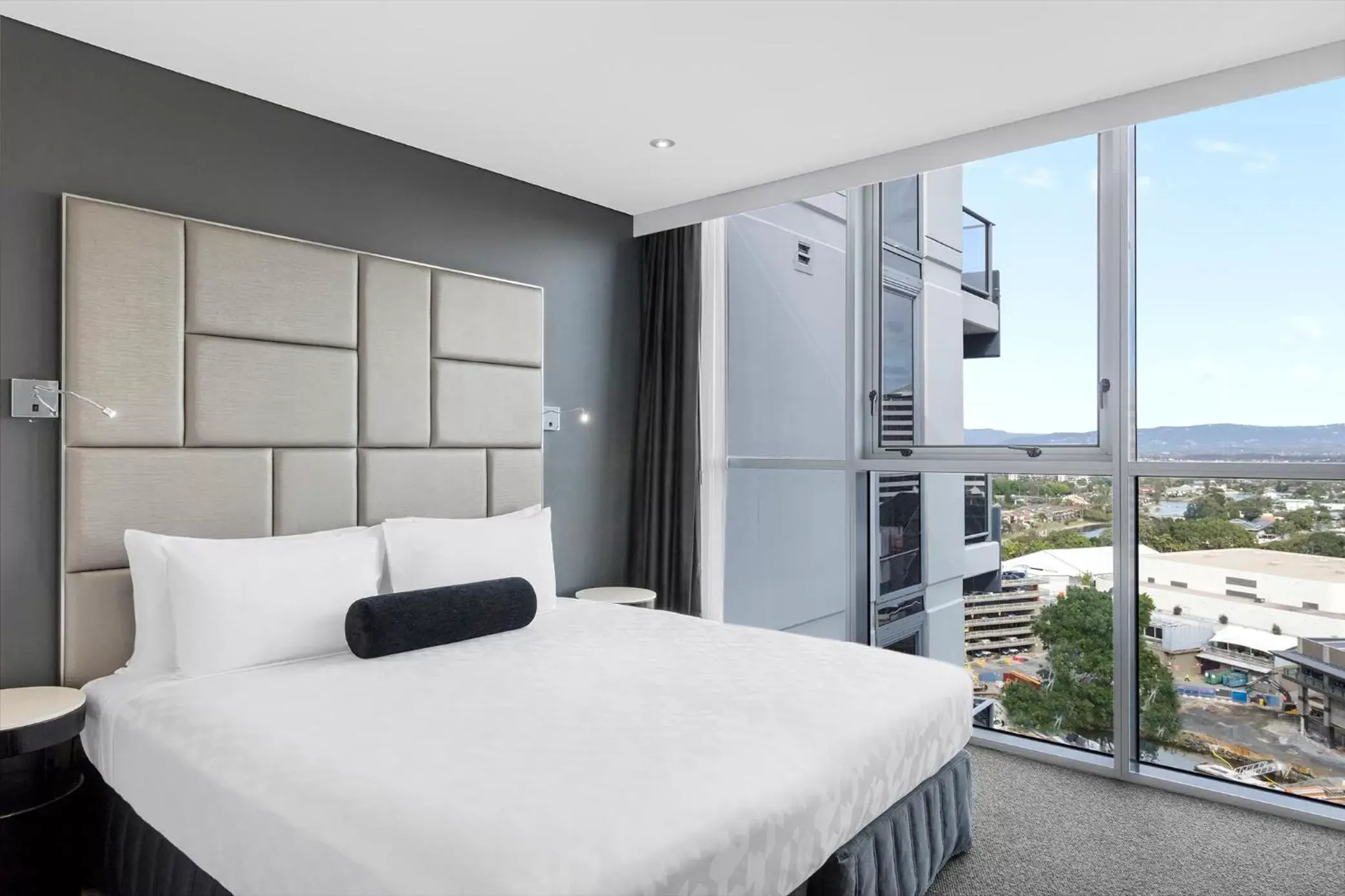 Bed in Meriton Suites Broadbeach