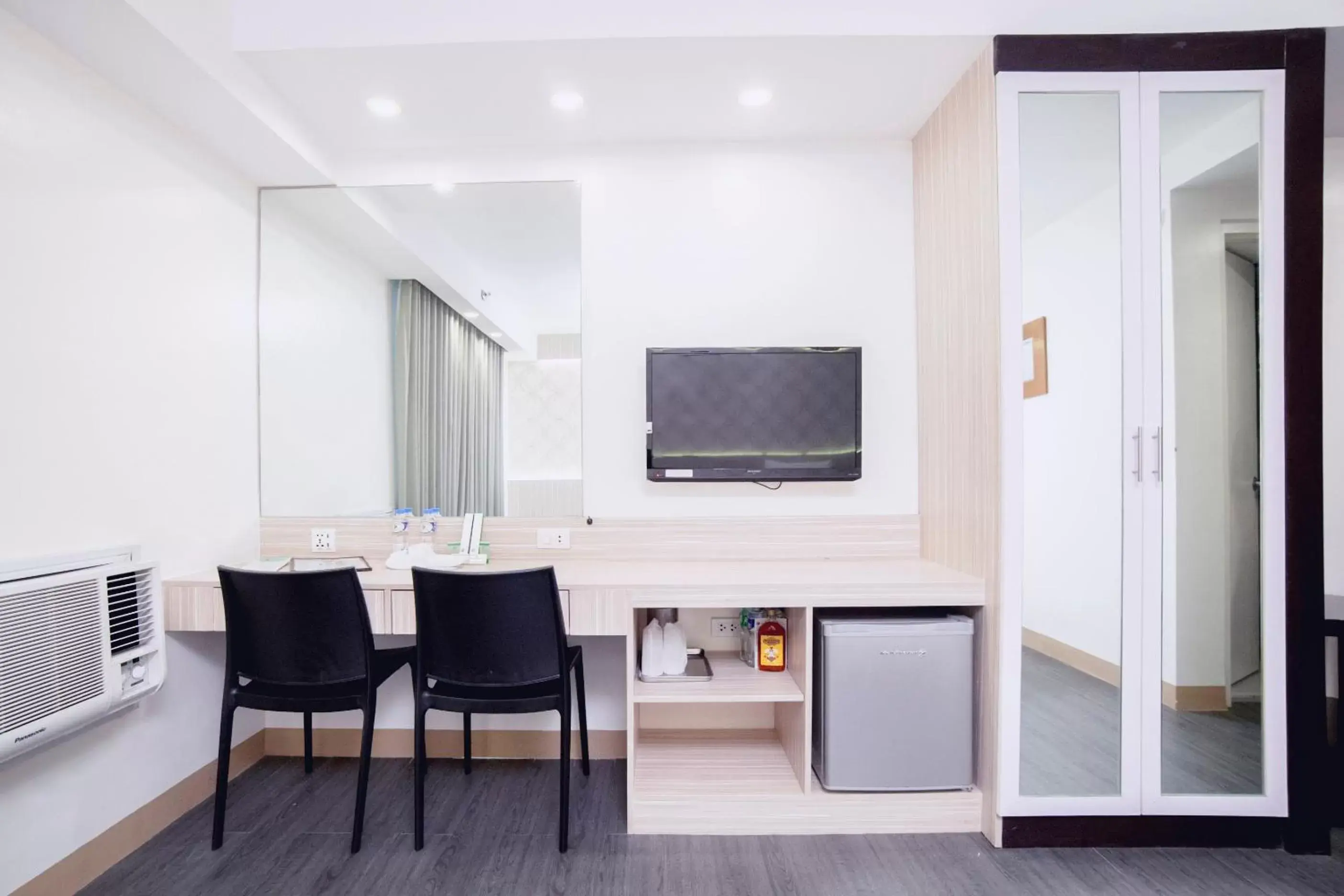 Bedroom, TV/Entertainment Center in The Charter House