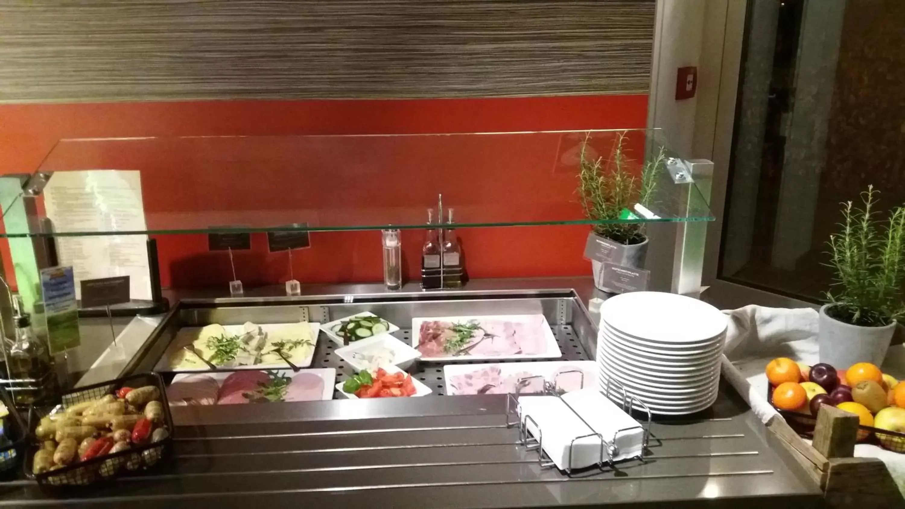 Buffet breakfast, Kitchen/Kitchenette in ibis Berlin Dreilinden