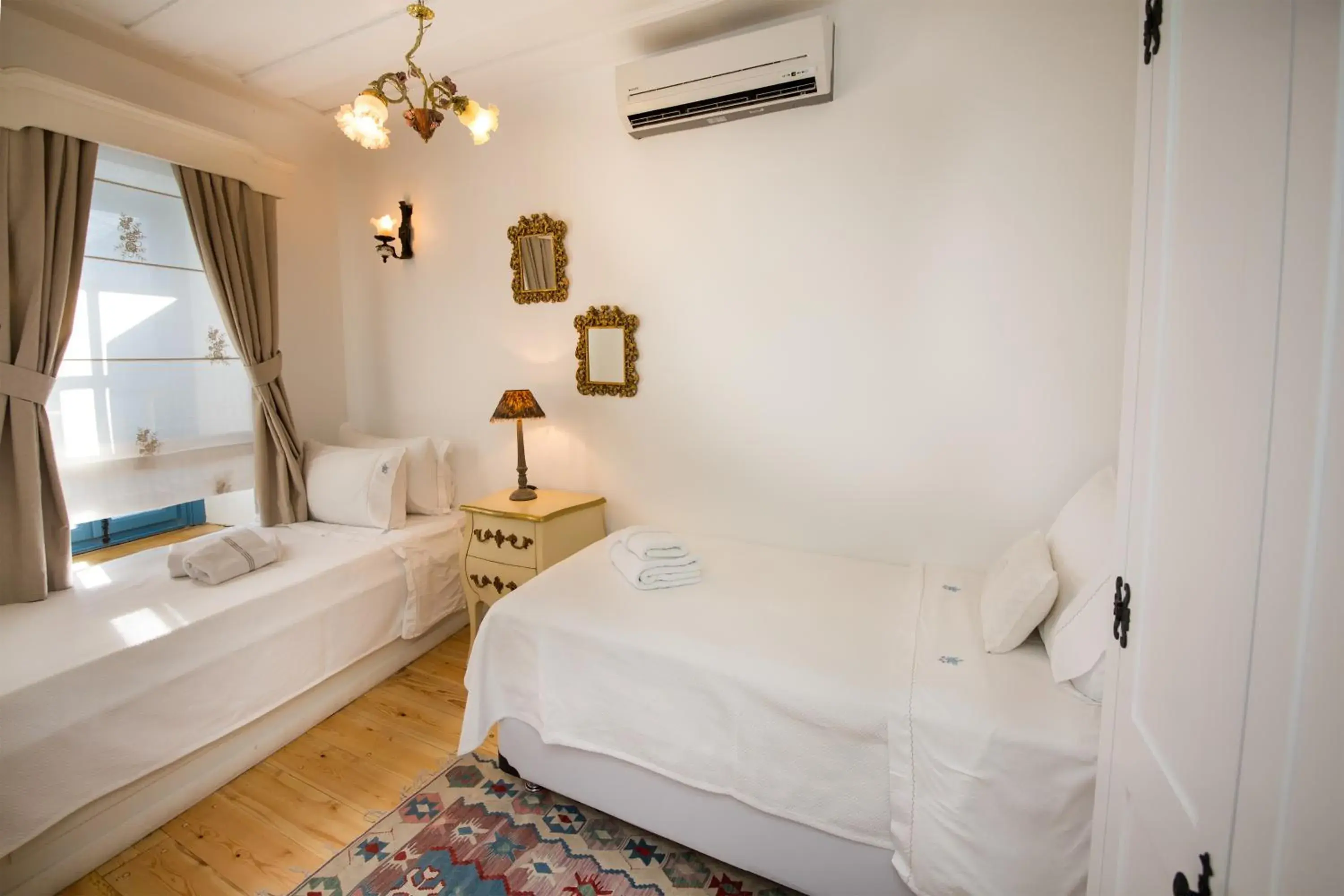 Bed, Room Photo in Viento Alacati Hotel
