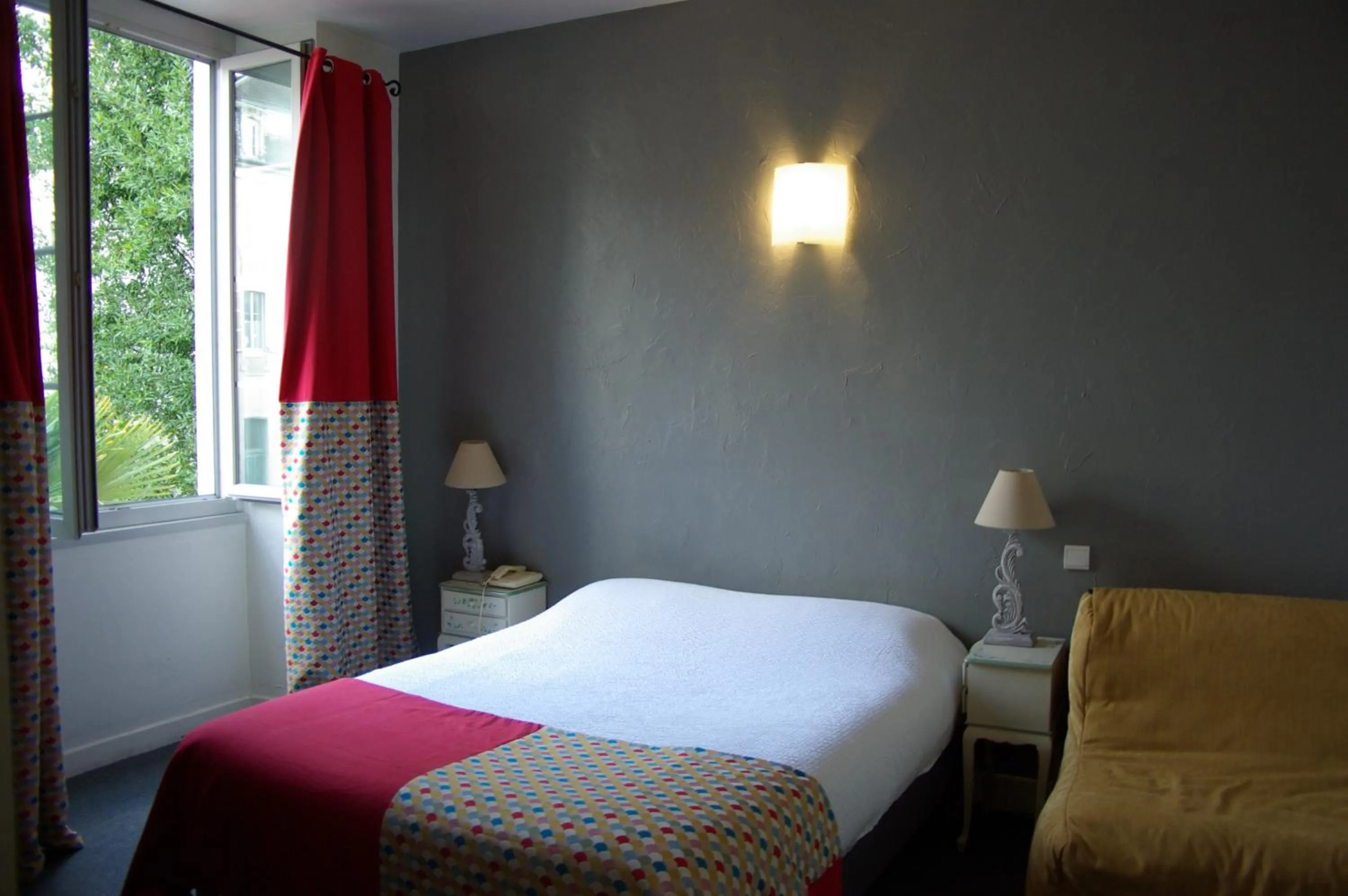 Bed in The Originals Boutique, Villa Montpensier, Pau