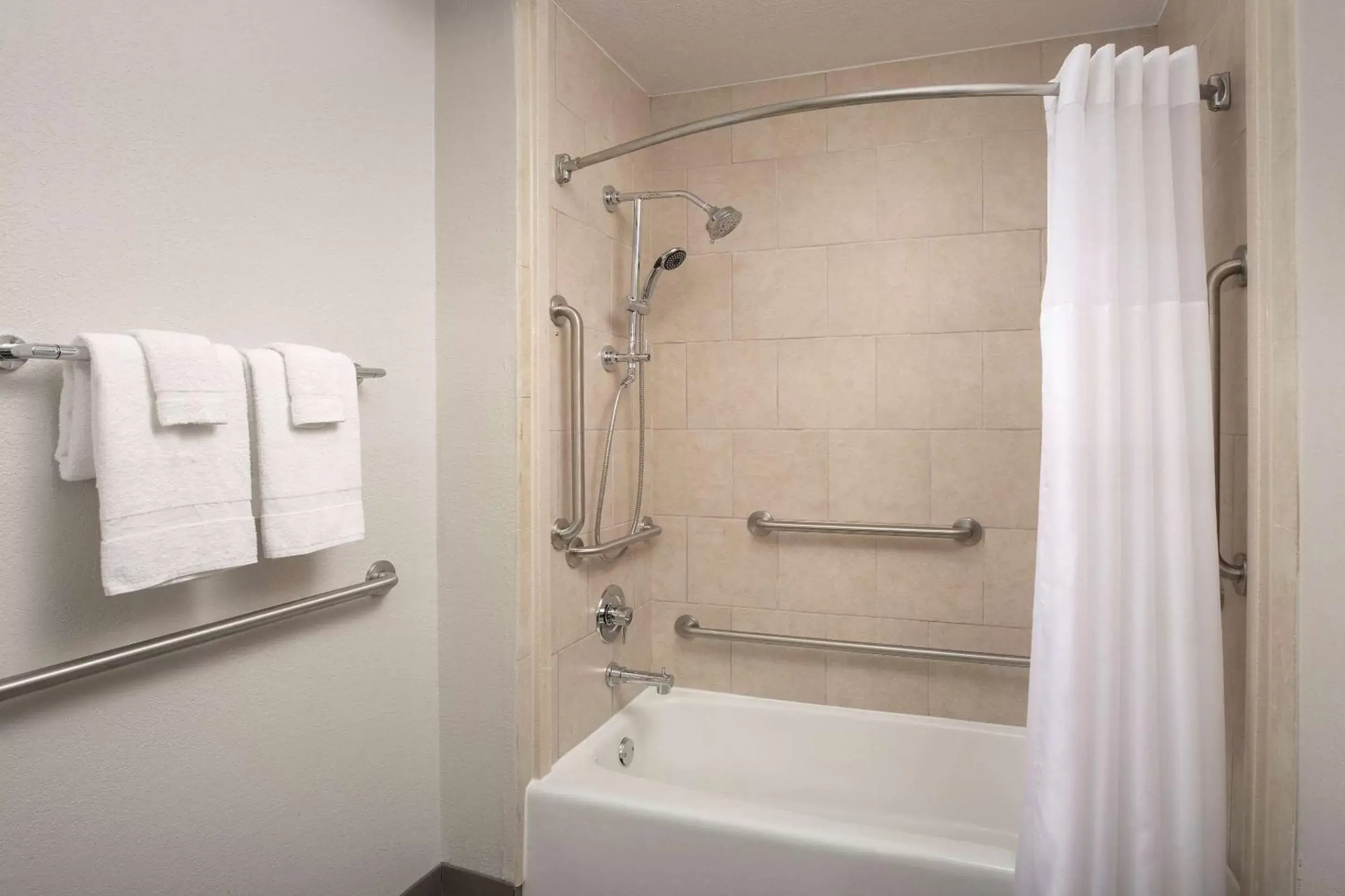 Bathroom in Quality Inn Atlantic Beach-Mayo Clinic Jax Area
