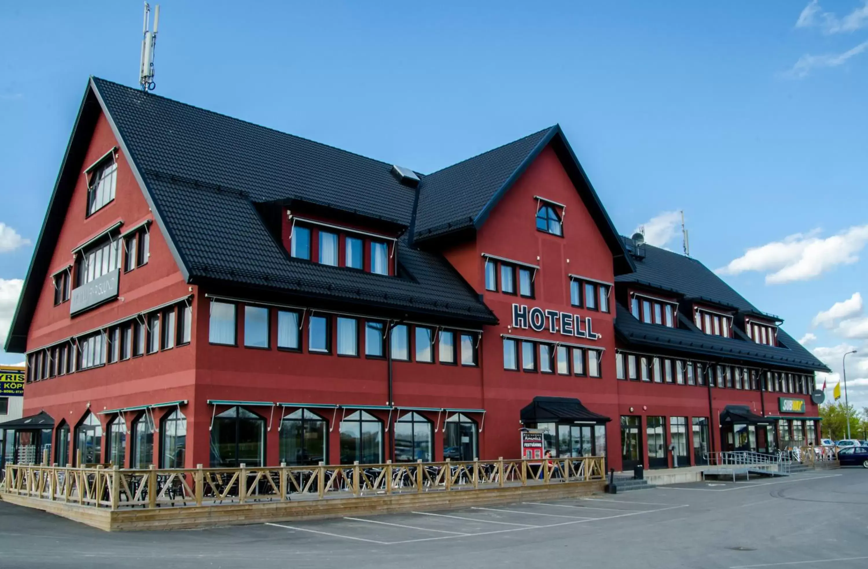 Facade/entrance, Property Building in Hotell Fyrislund
