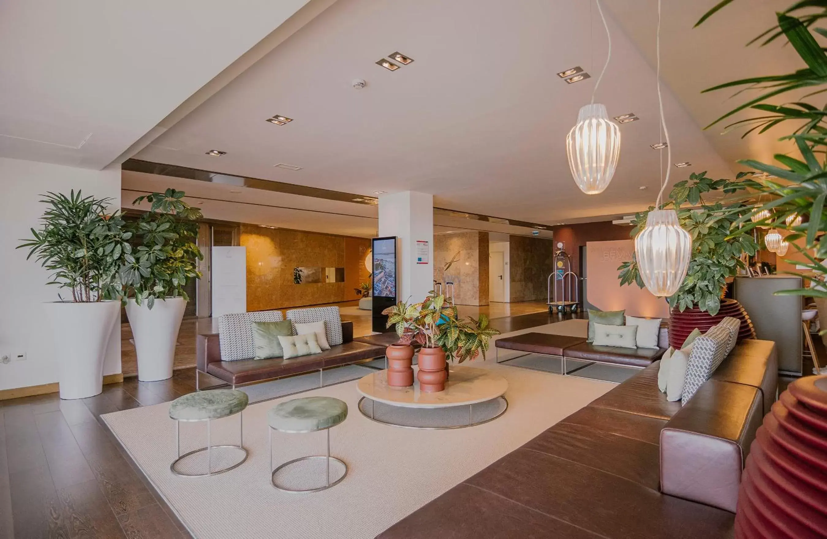 Property building, Lobby/Reception in Hotel Faro & Beach Club