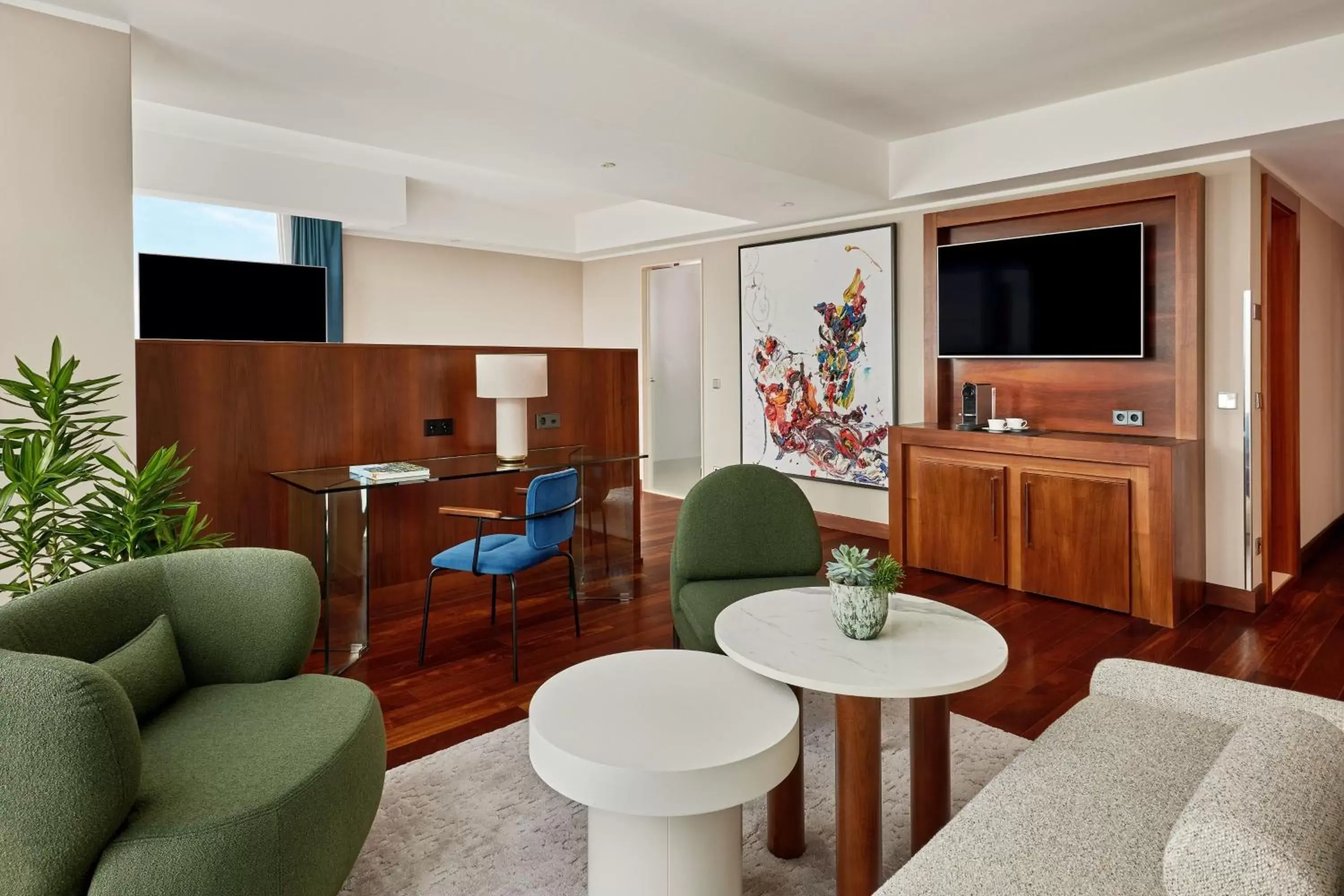 Living room, Seating Area in JW Marriott Hotel Frankfurt