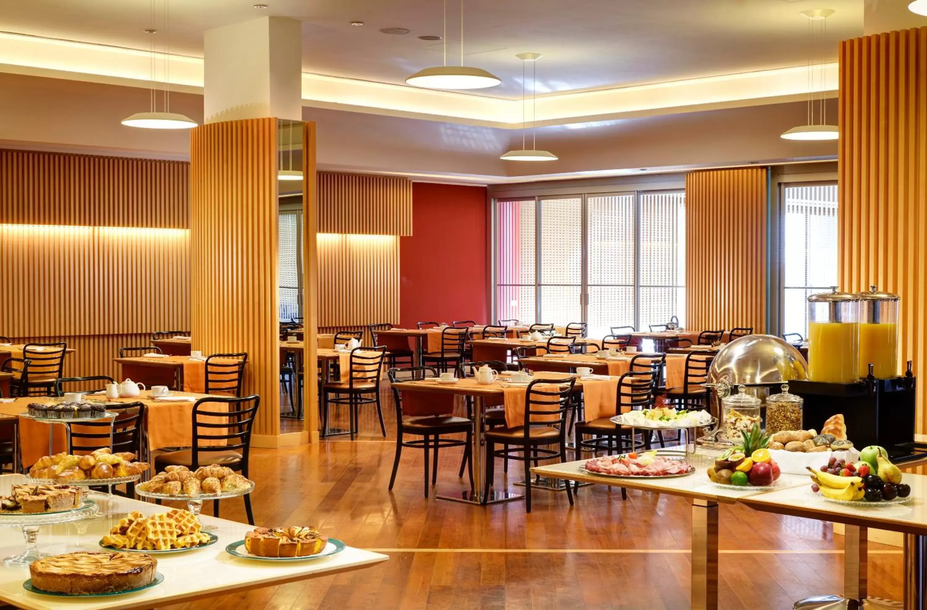 Buffet breakfast, Restaurant/Places to Eat in UNAHOTELS Varese