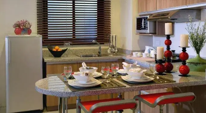 Kitchen or kitchenette, Restaurant/Places to Eat in Azalea Hotels & Residences Baguio