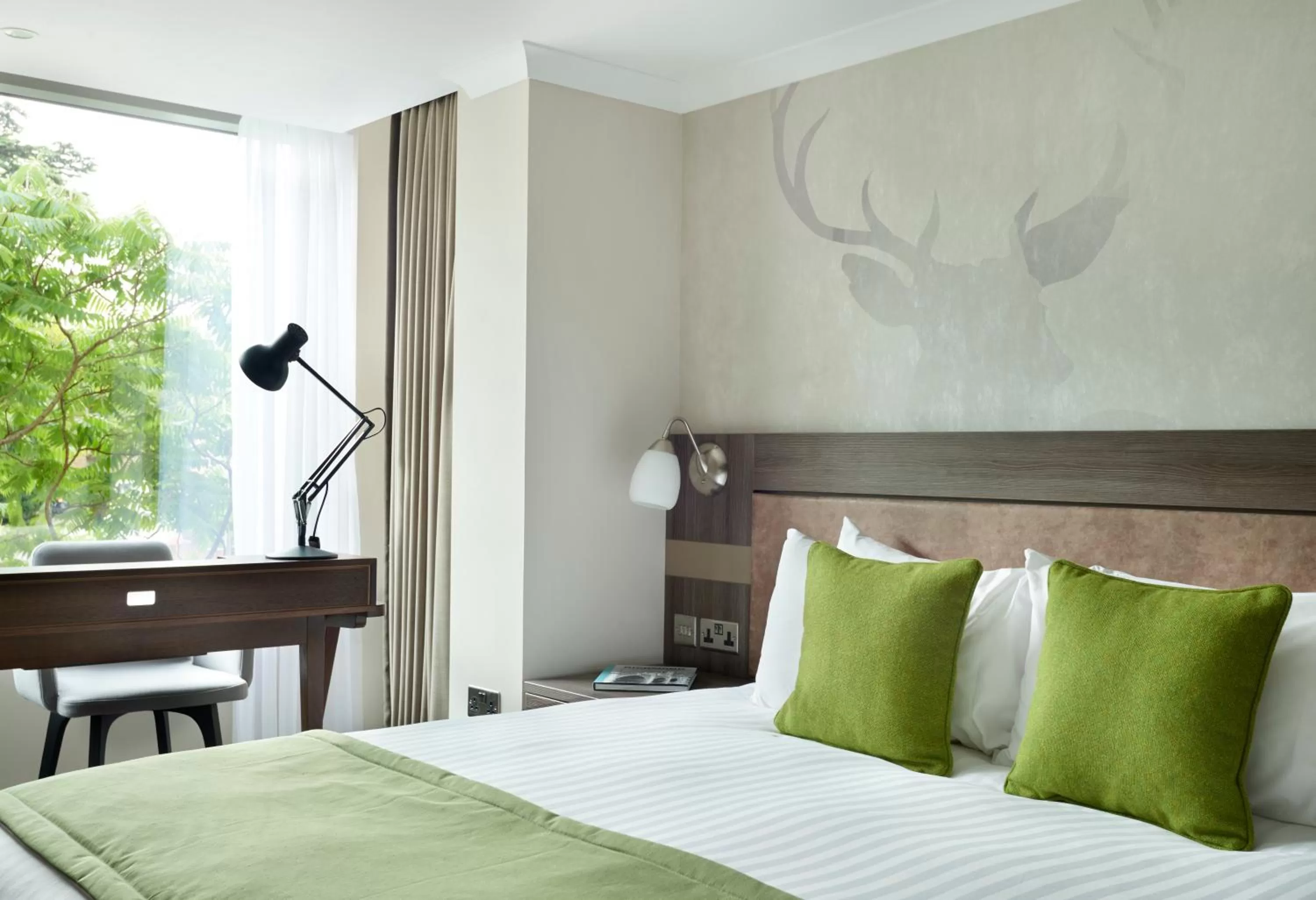 Bed in Richmond Hill Hotel