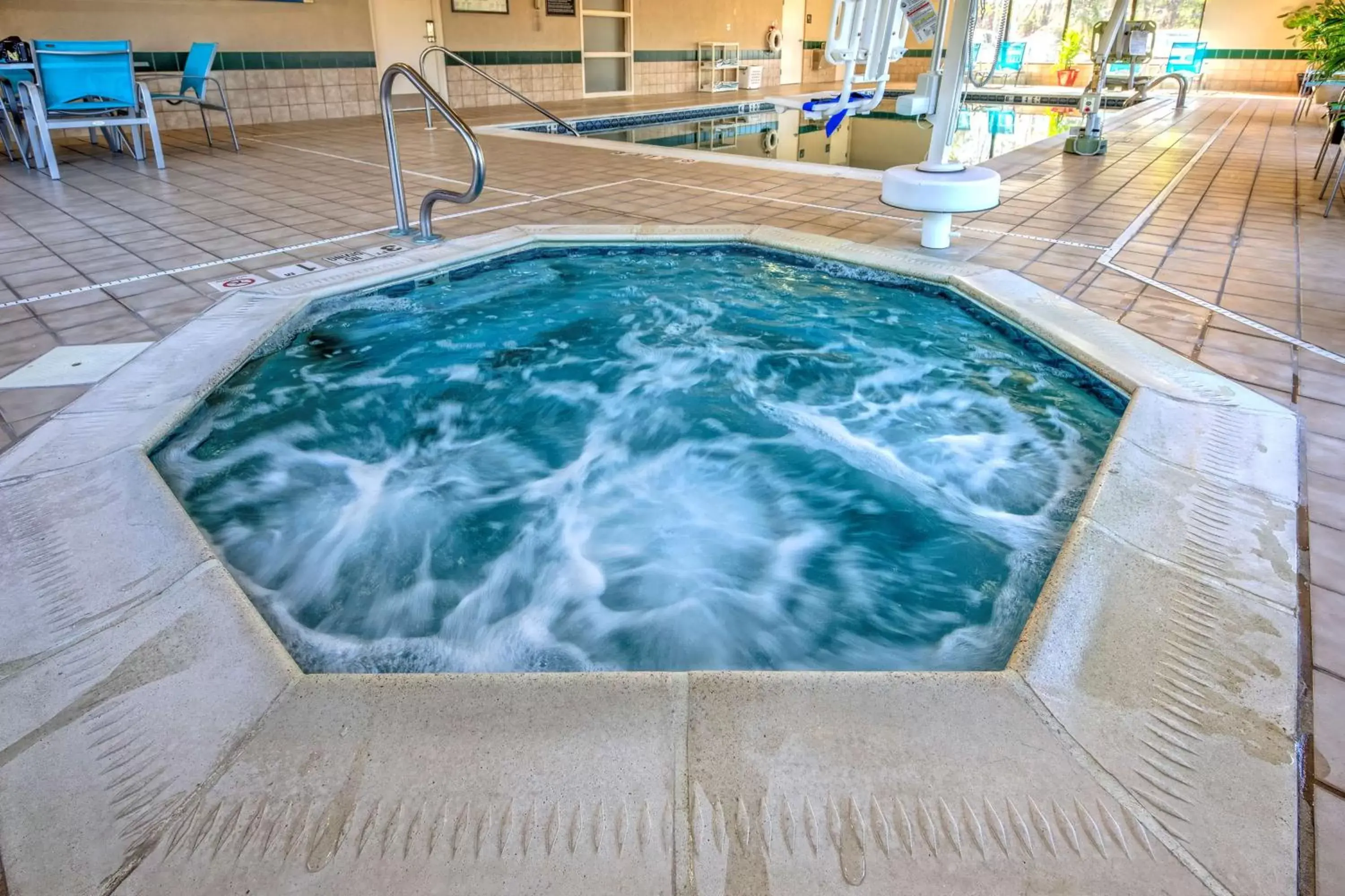 Hot Tub, Swimming Pool in Hampton Inn Dumfries/Quantico