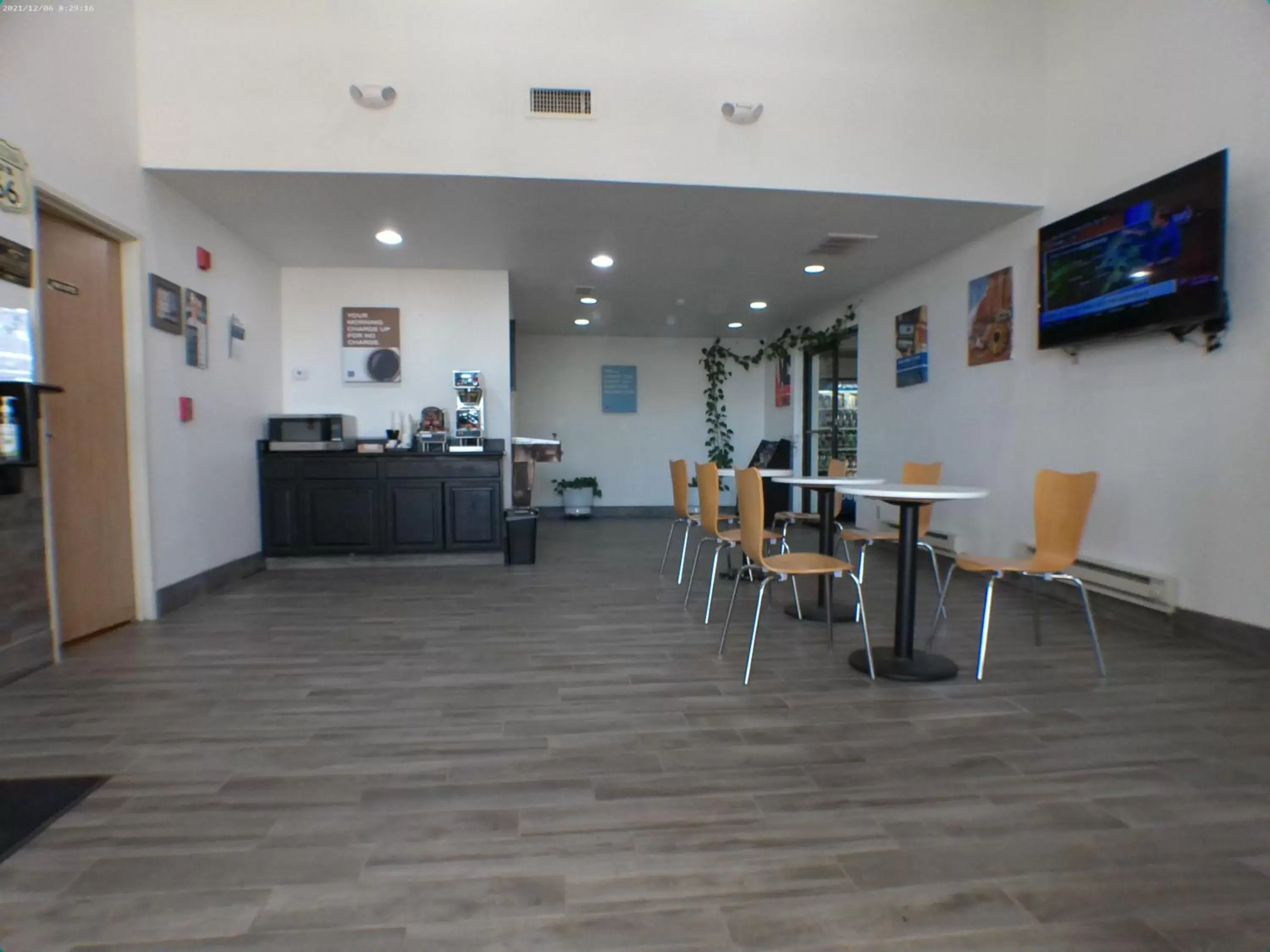 Lobby or reception, Restaurant/Places to Eat in Motel 6-Winslow, AZ