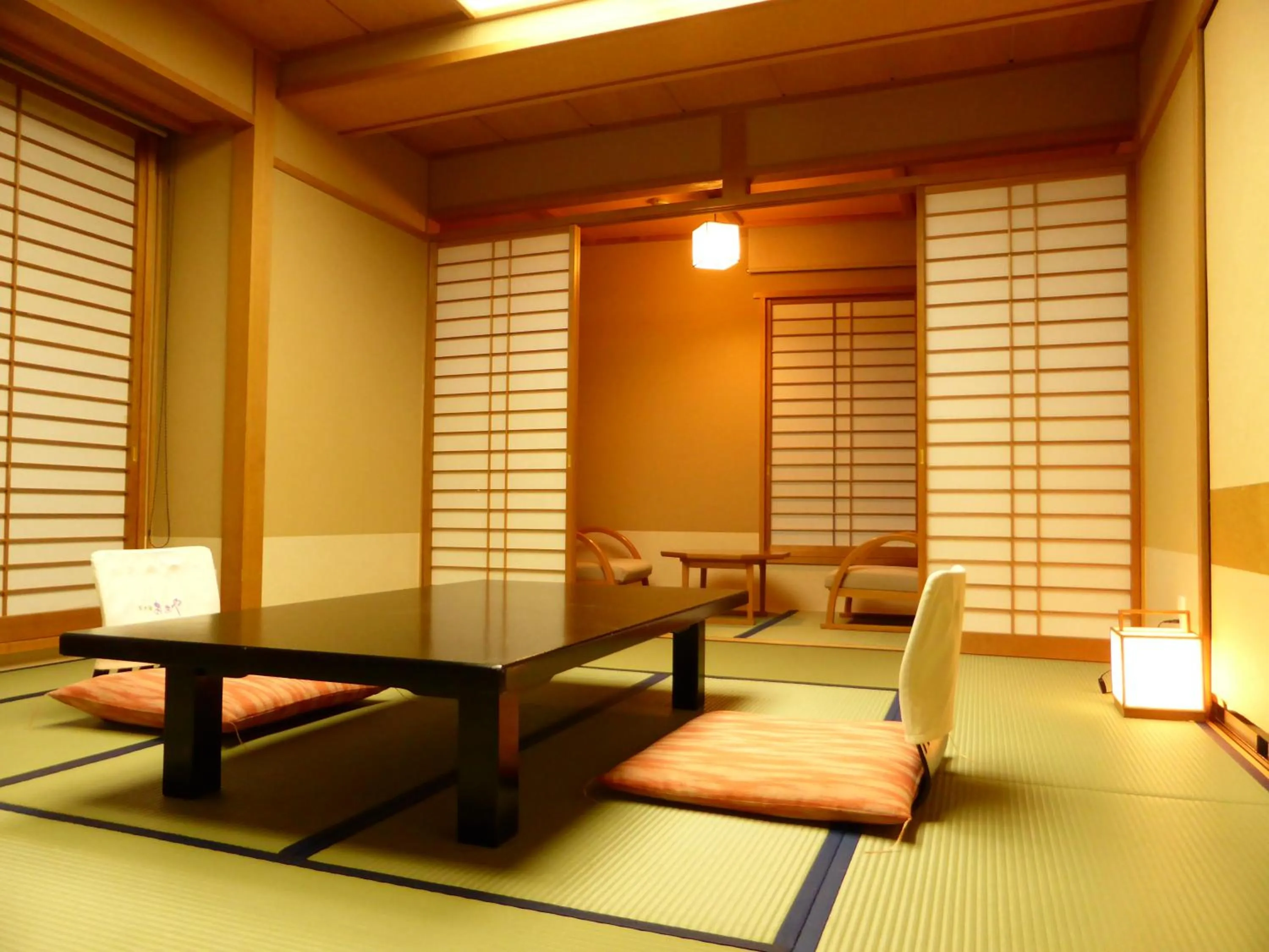 Seating area in Kasuitei Ooya