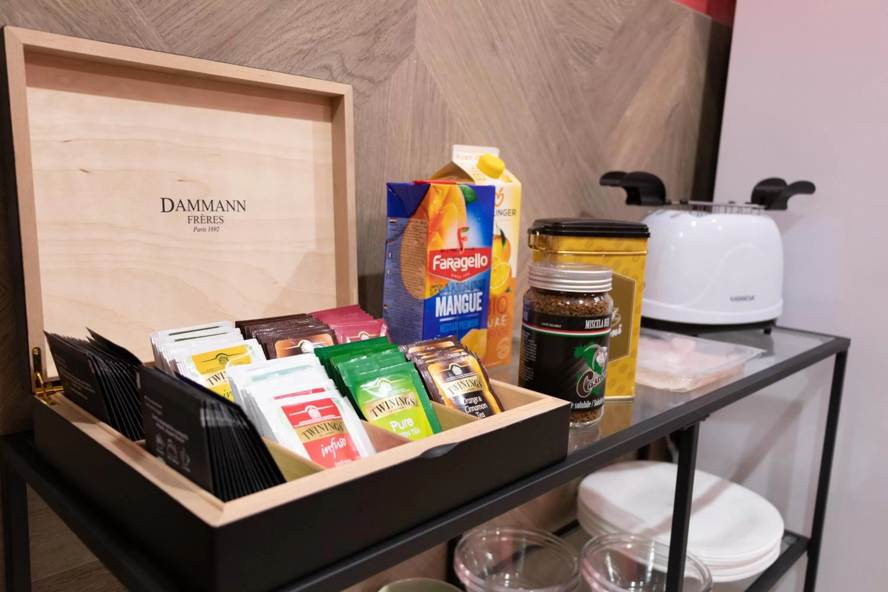 Coffee/tea facilities in Domus Castroni Scipioni