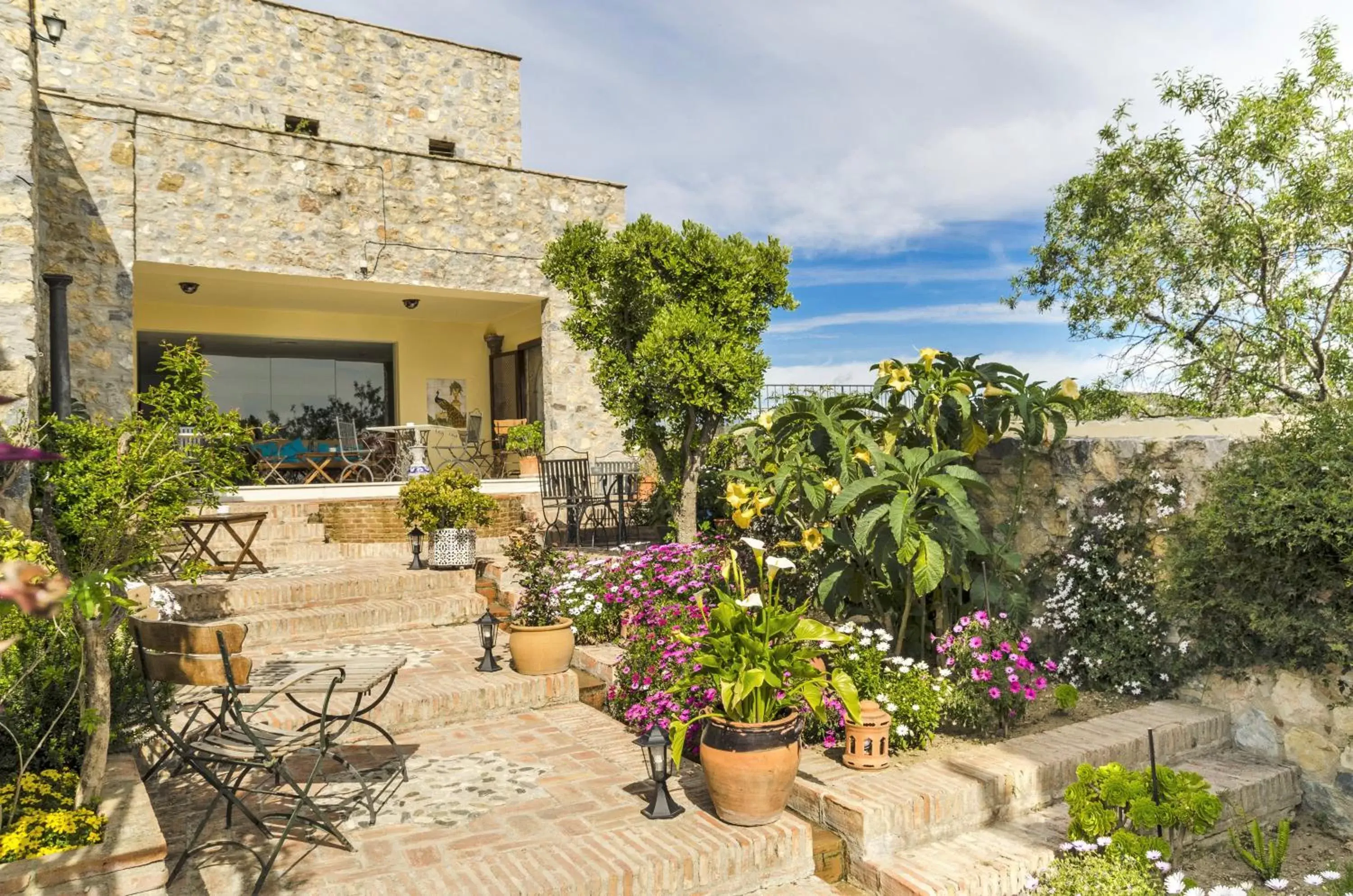 Garden, Property Building in Hotel Castillo de Monda