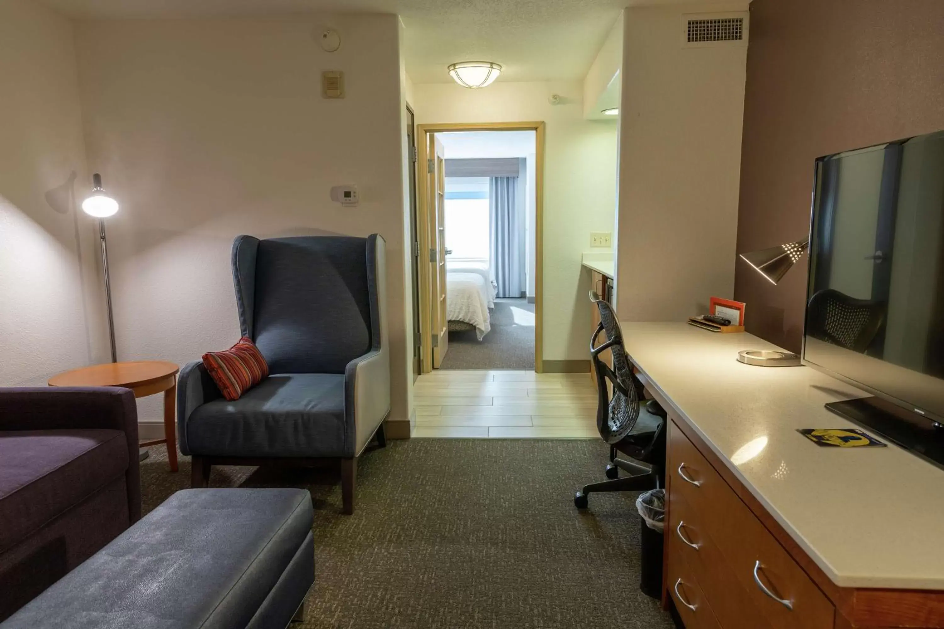 Bedroom, Seating Area in Hilton Garden Inn West Des Moines