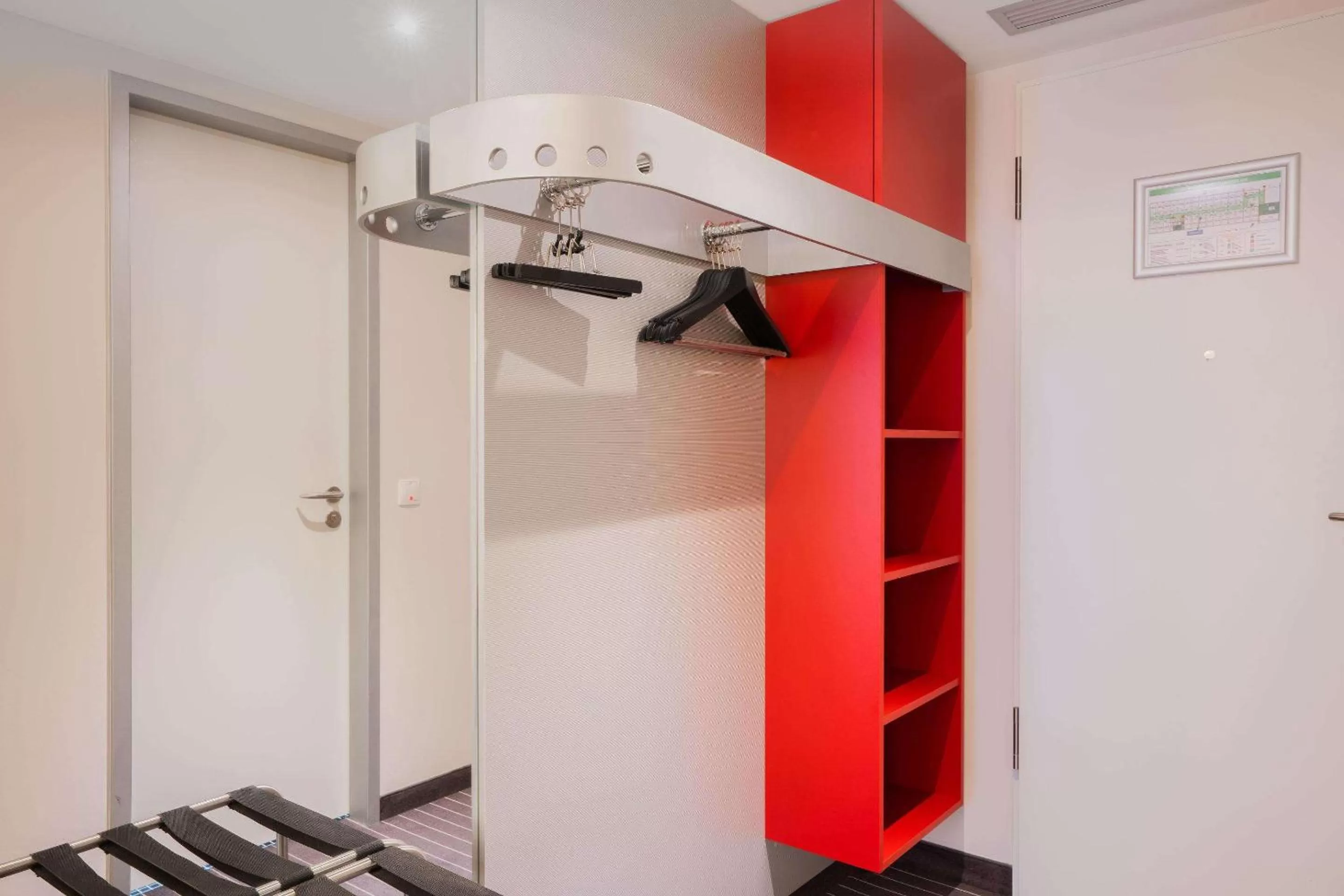 Photo of the whole room in Hey Lou Hotel Friedrichshafen