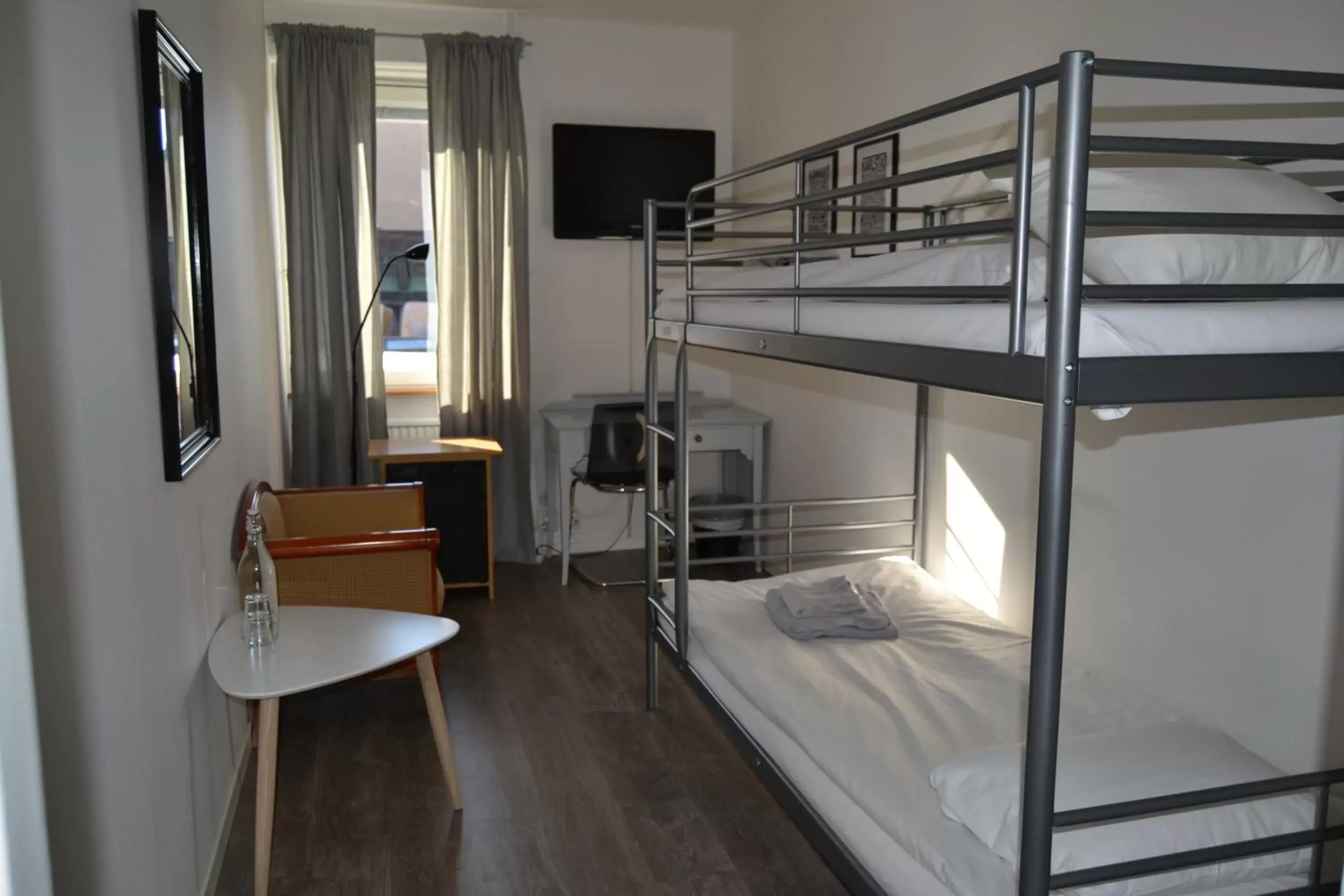 Bunk Bed in Solsta Hotell