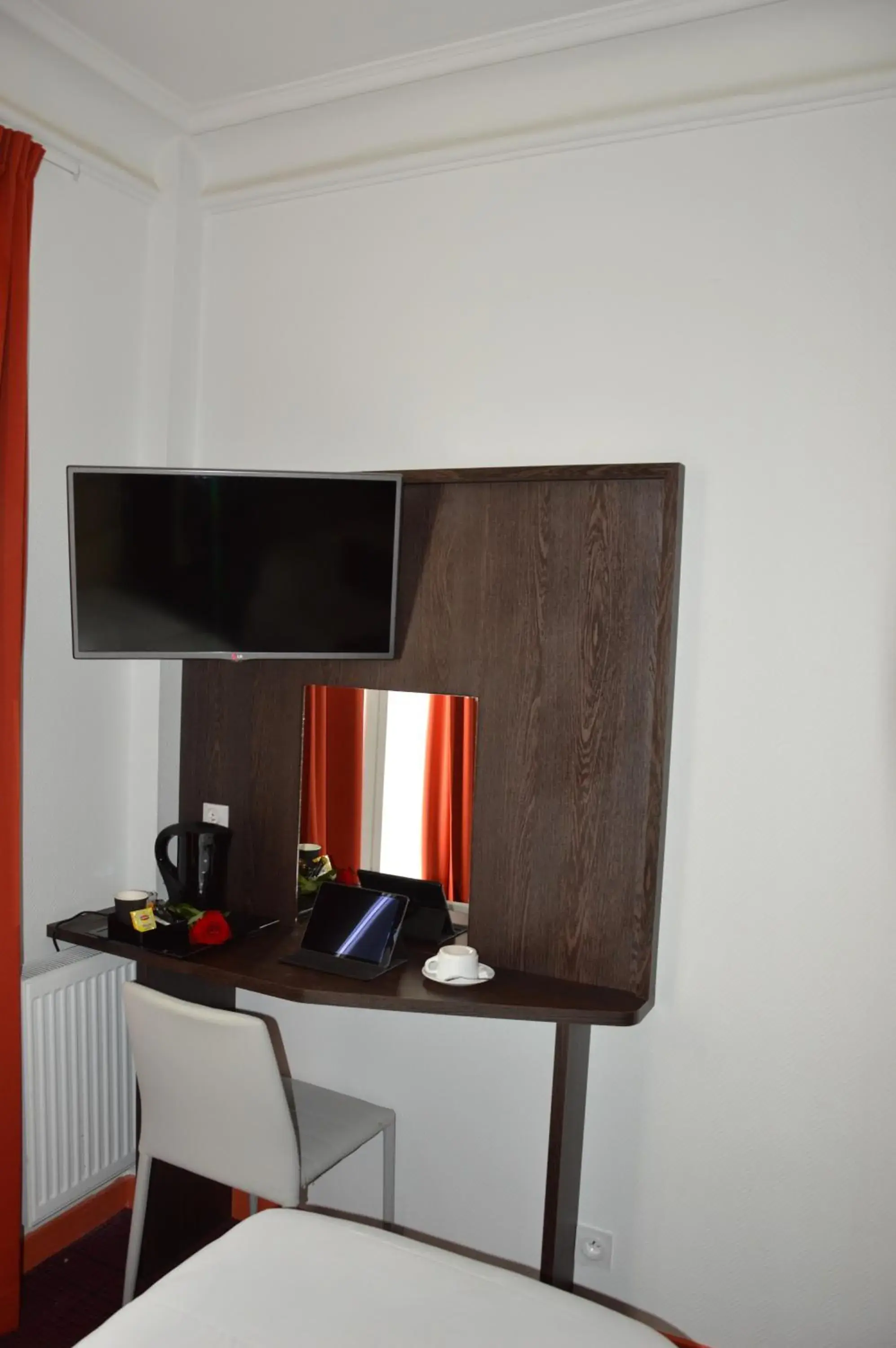 TV and multimedia, TV/Entertainment Center in Parc Hotel