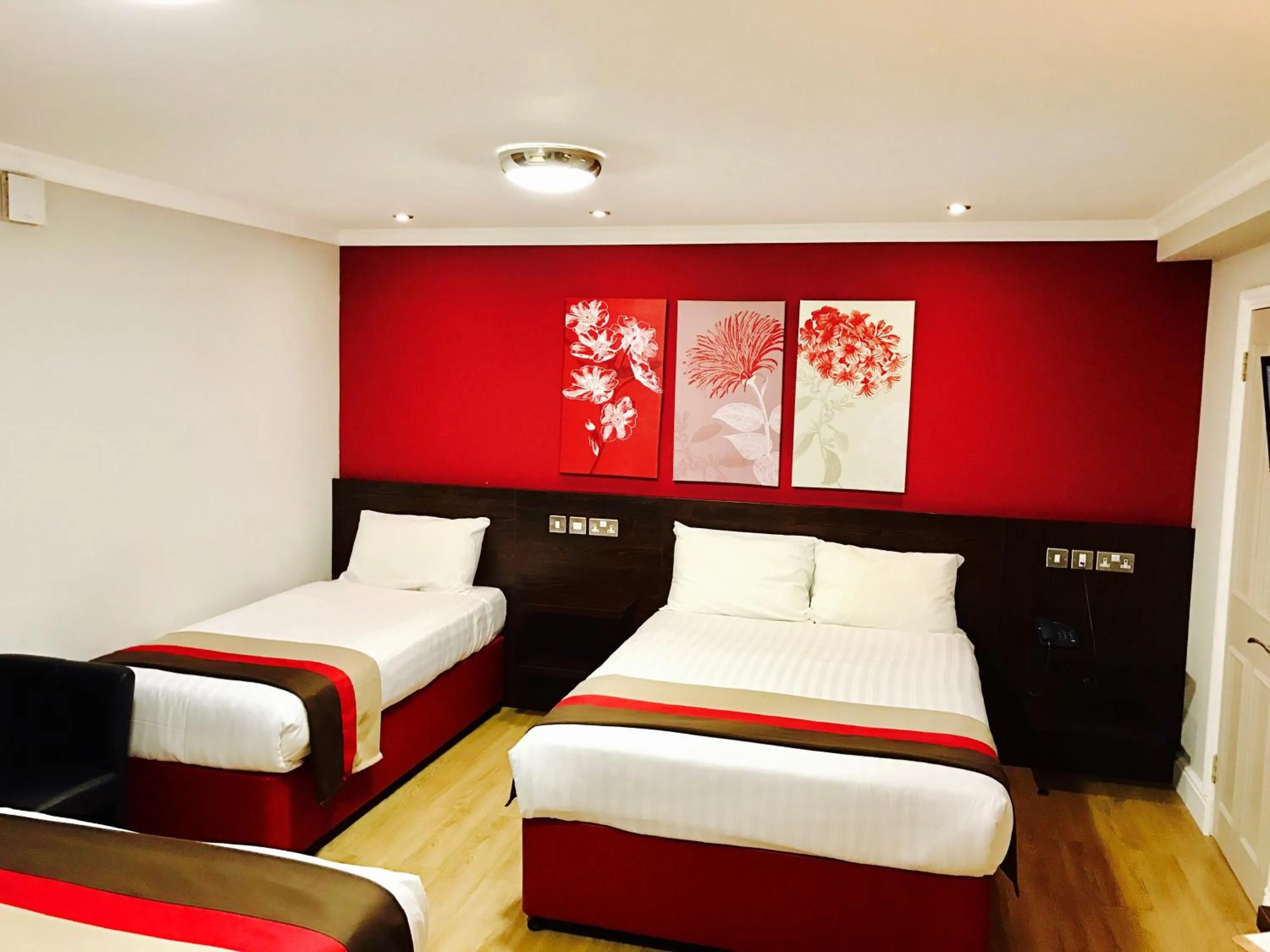 Bedroom, Bed in Royal Cambridge Hotel