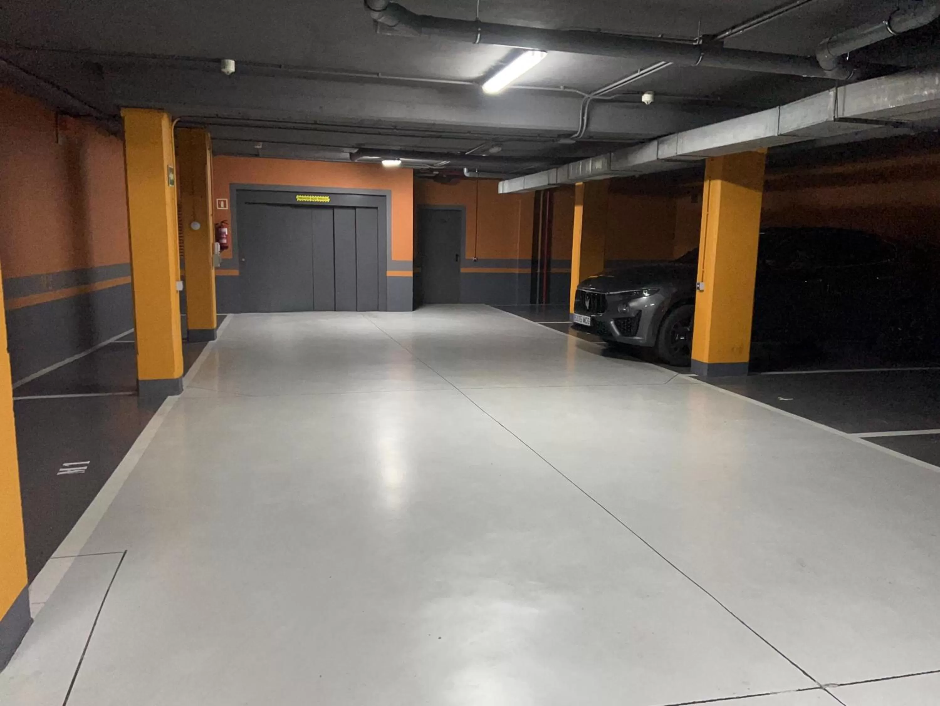 Parking in Nexus Valladolid Suites & Hotel