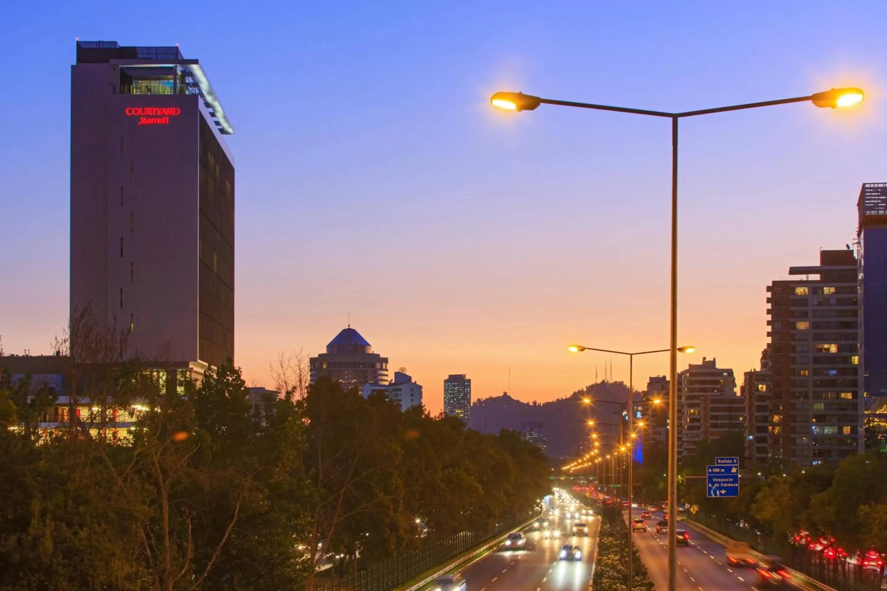 Property building in Courtyard by Marriott Santiago Las Condes