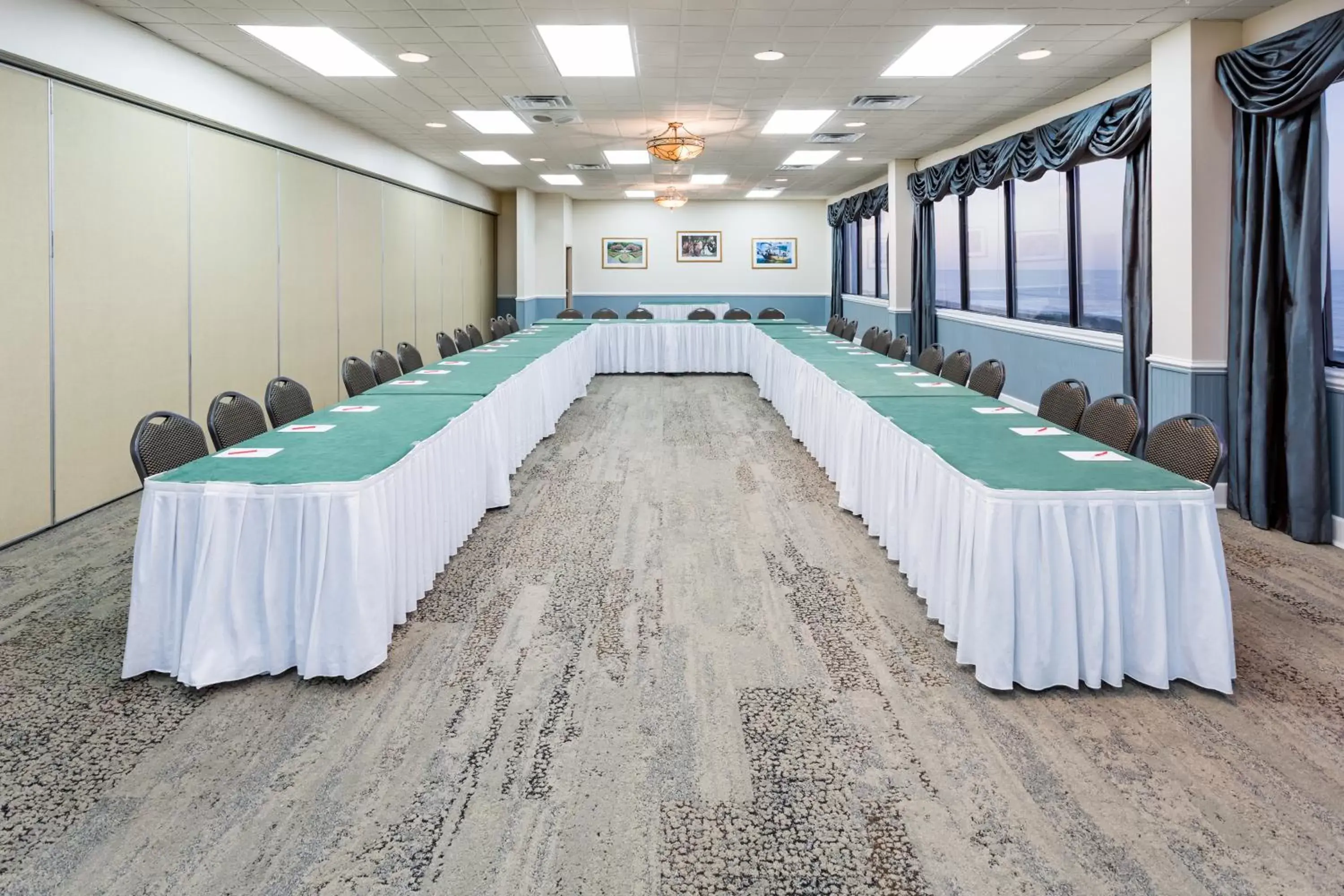 Business facilities in Ramada Plaza by Wyndham Nags Head Oceanfront