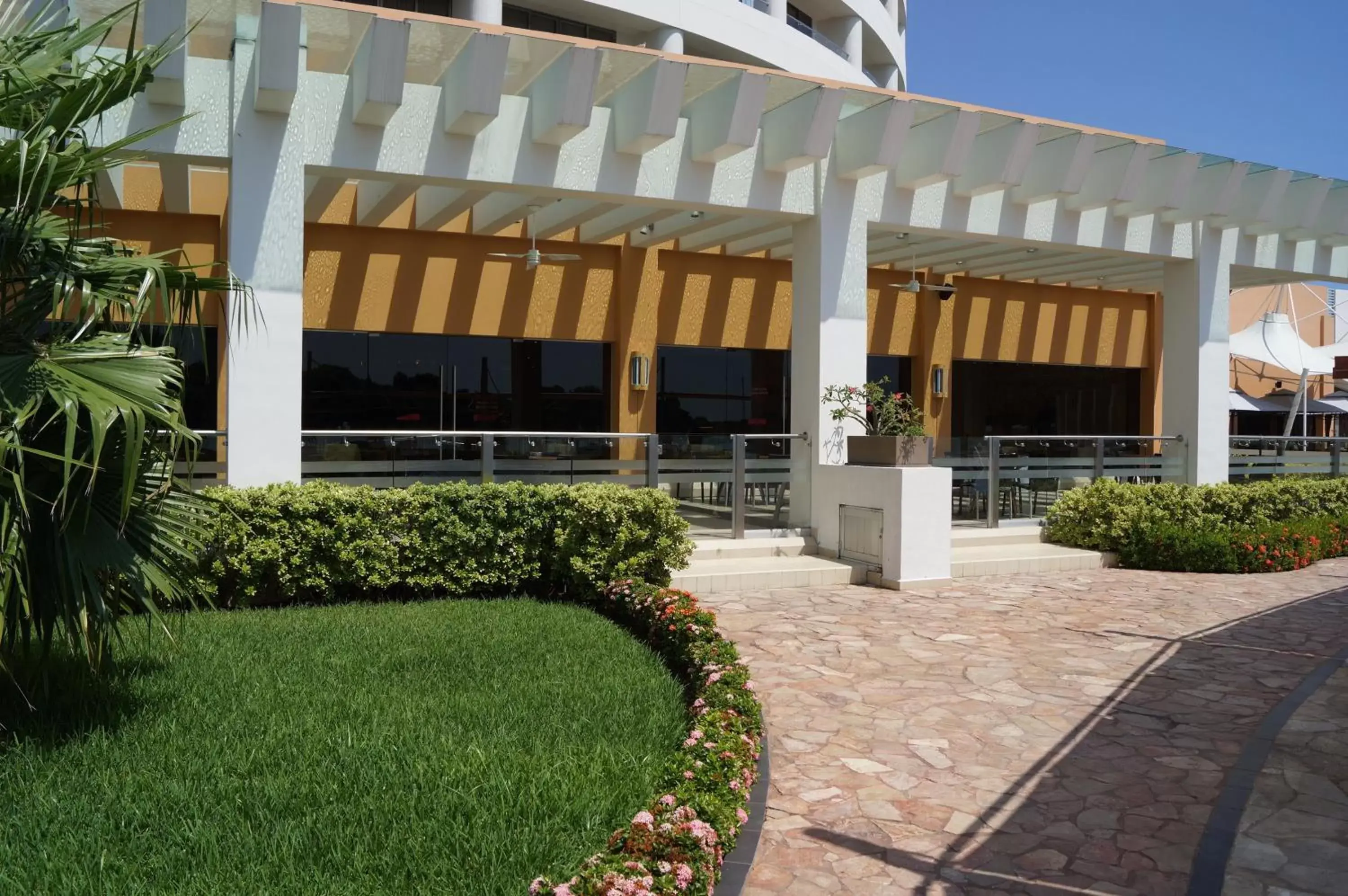 Restaurant/places to eat, Property Building in Holiday Inn Tuxpan - Convention Center, an IHG Hotel
