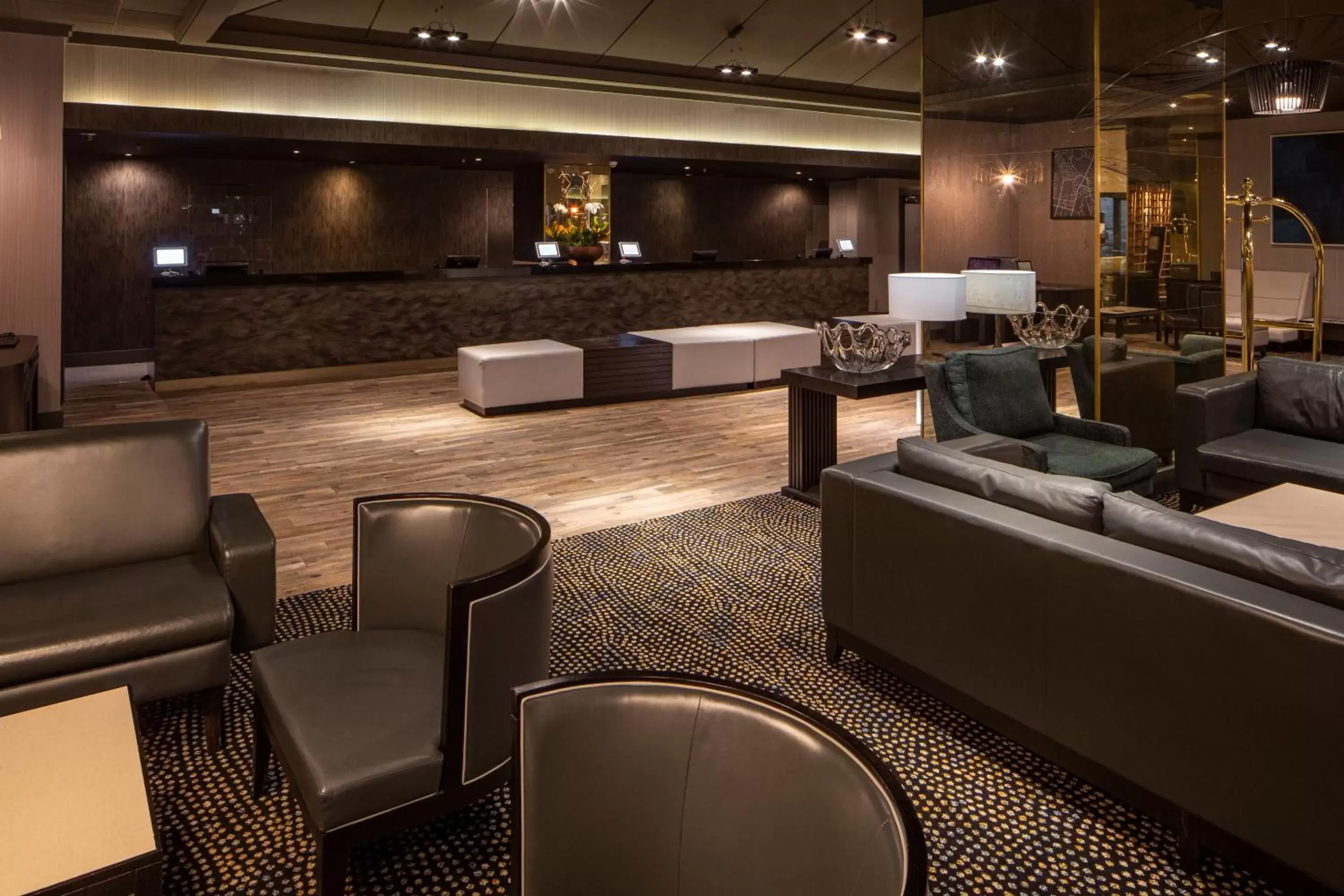 Lobby or reception, Lounge/Bar in Crowne Plaza Harrogate, an IHG Hotel