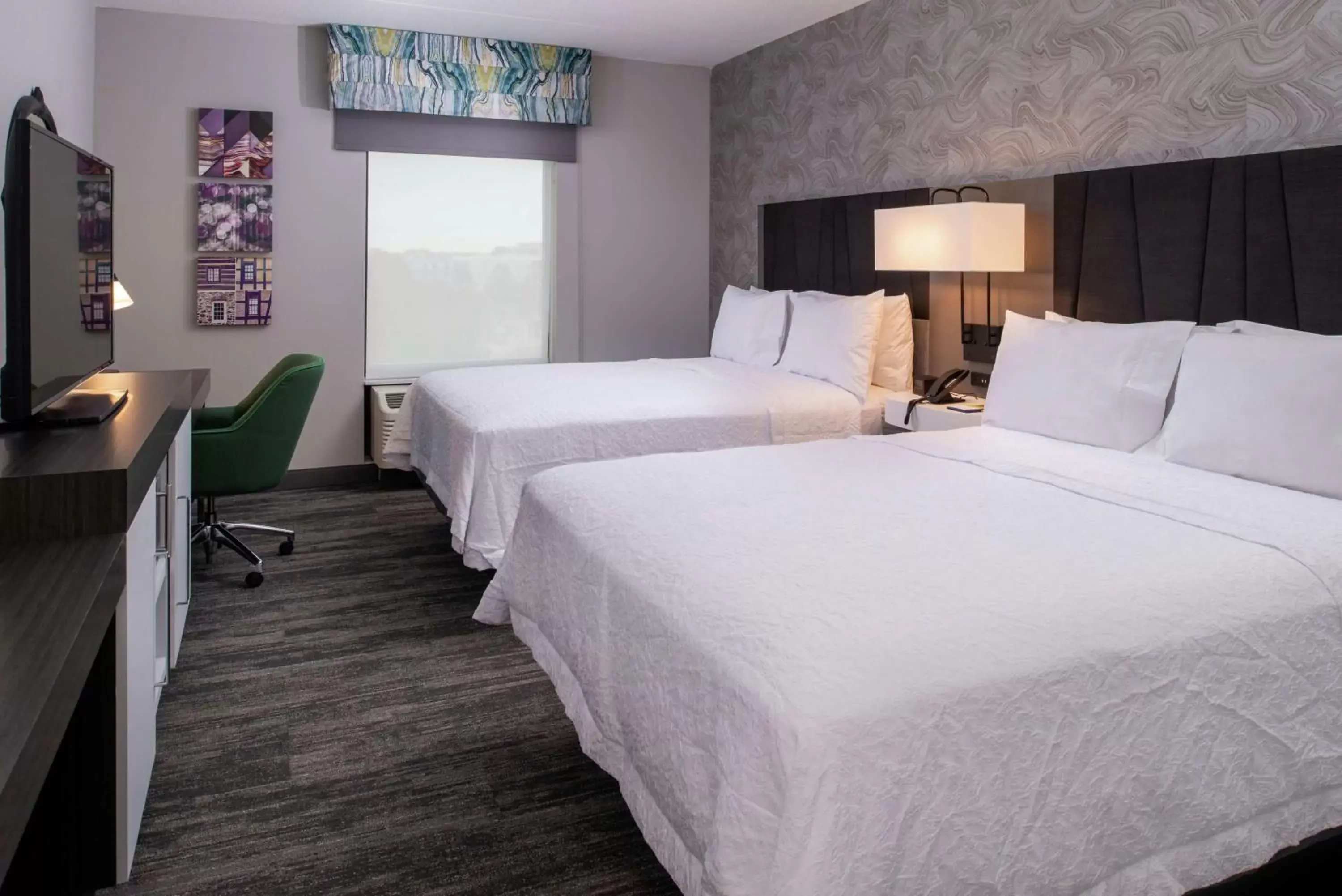Bedroom, Bed in Hampton Inn & Suites Winston-Salem Downtown