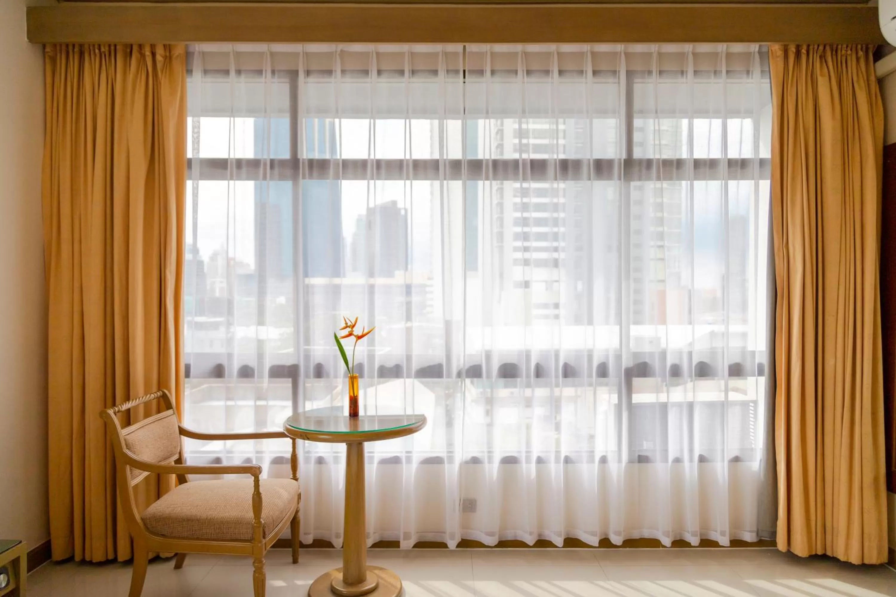 City view in Pinnacle Lumpinee Park Hotel