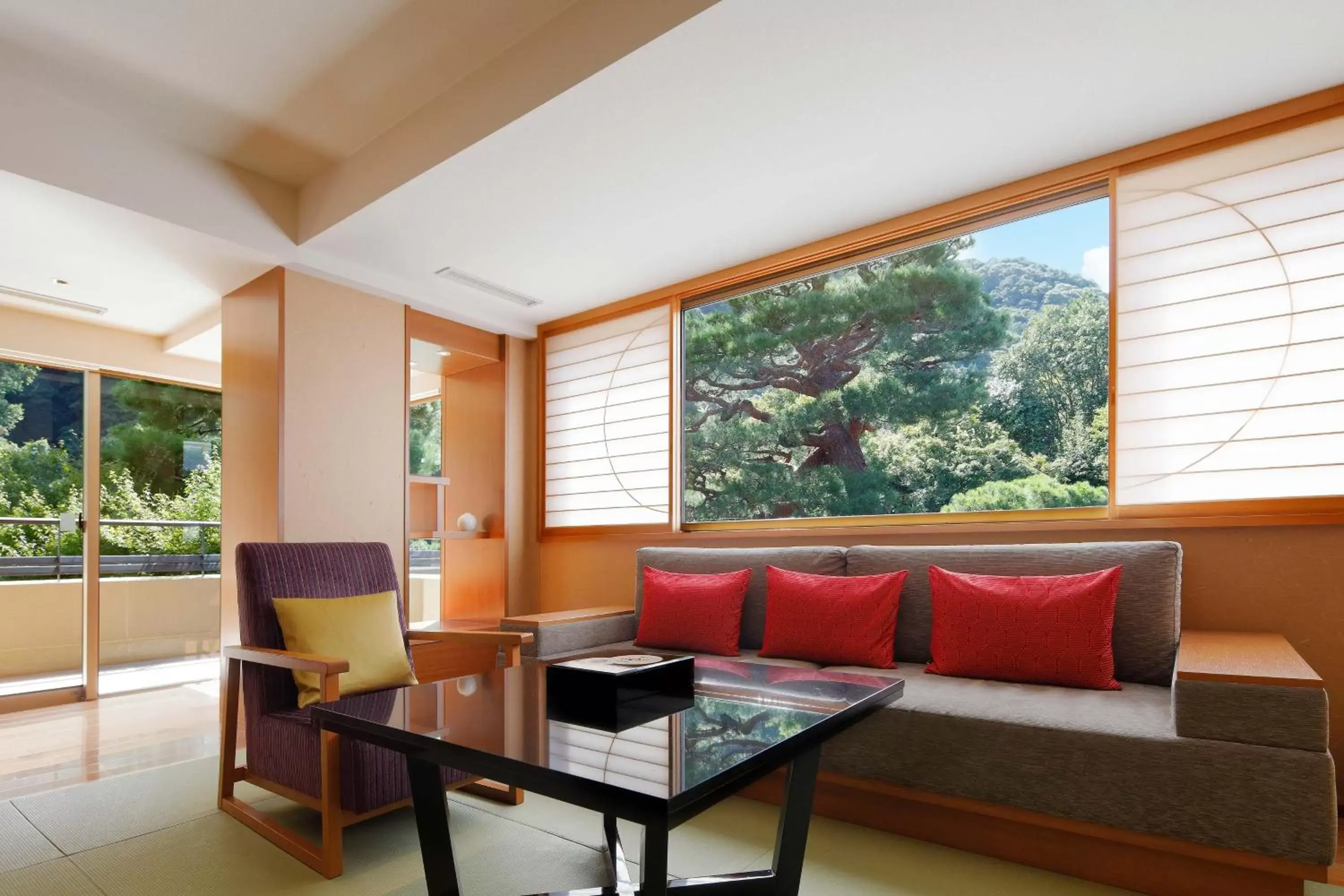 Living room, Seating Area in Suiran, a Luxury Collection Hotel, Kyoto