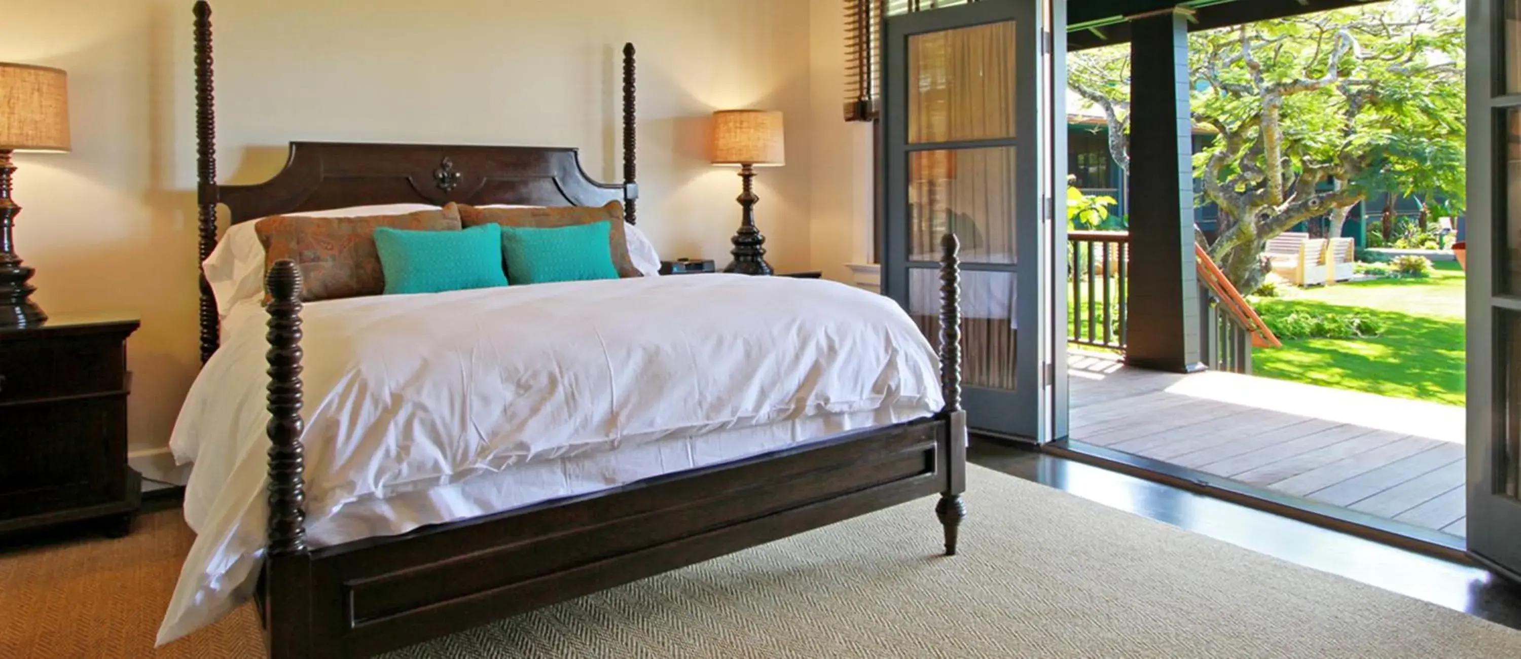 Bedroom, Bed in Lumeria Maui, Educational Retreat Center