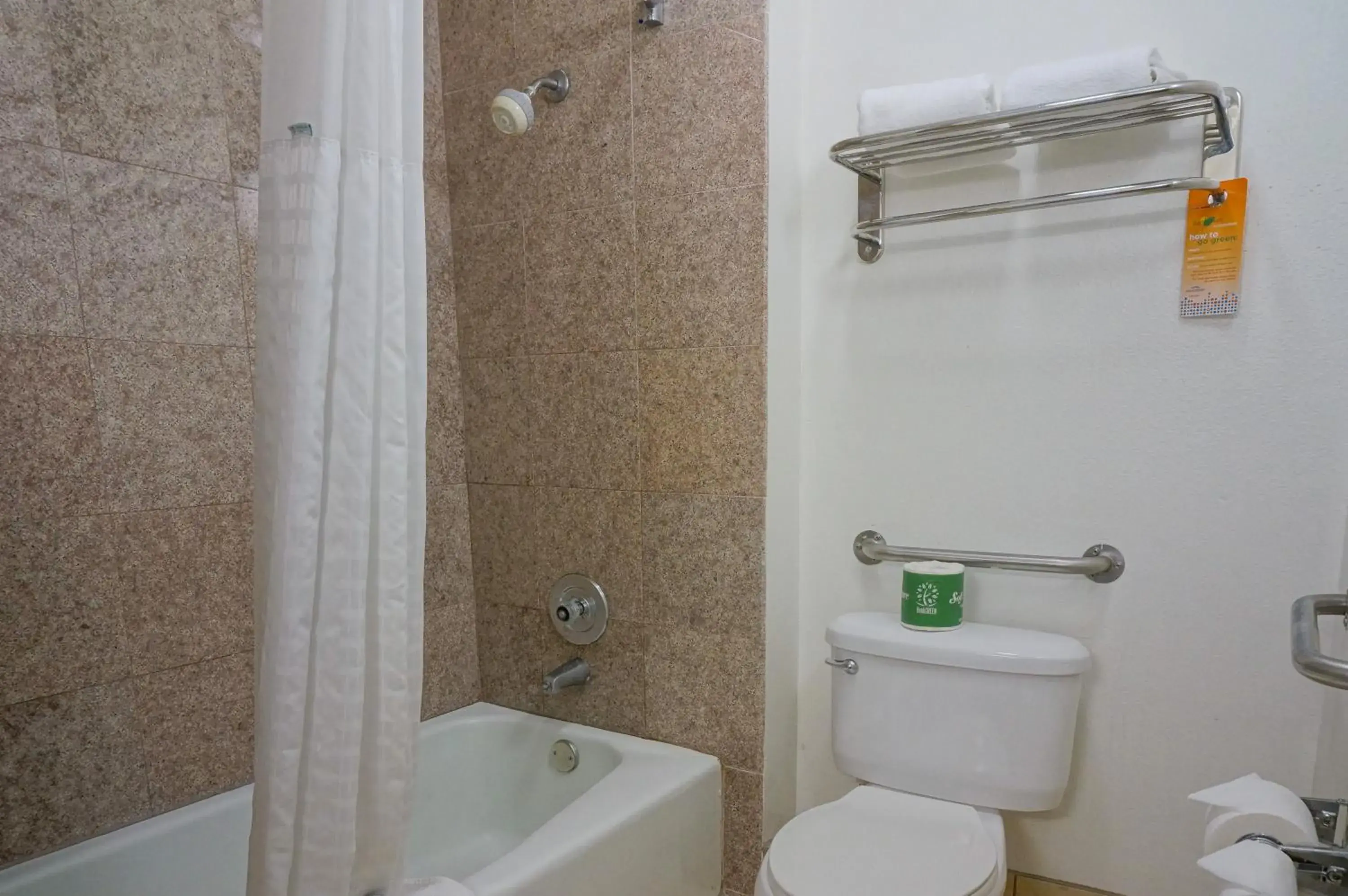 Bathroom in Howard Johnson by Wyndham San Diego Hotel Circle