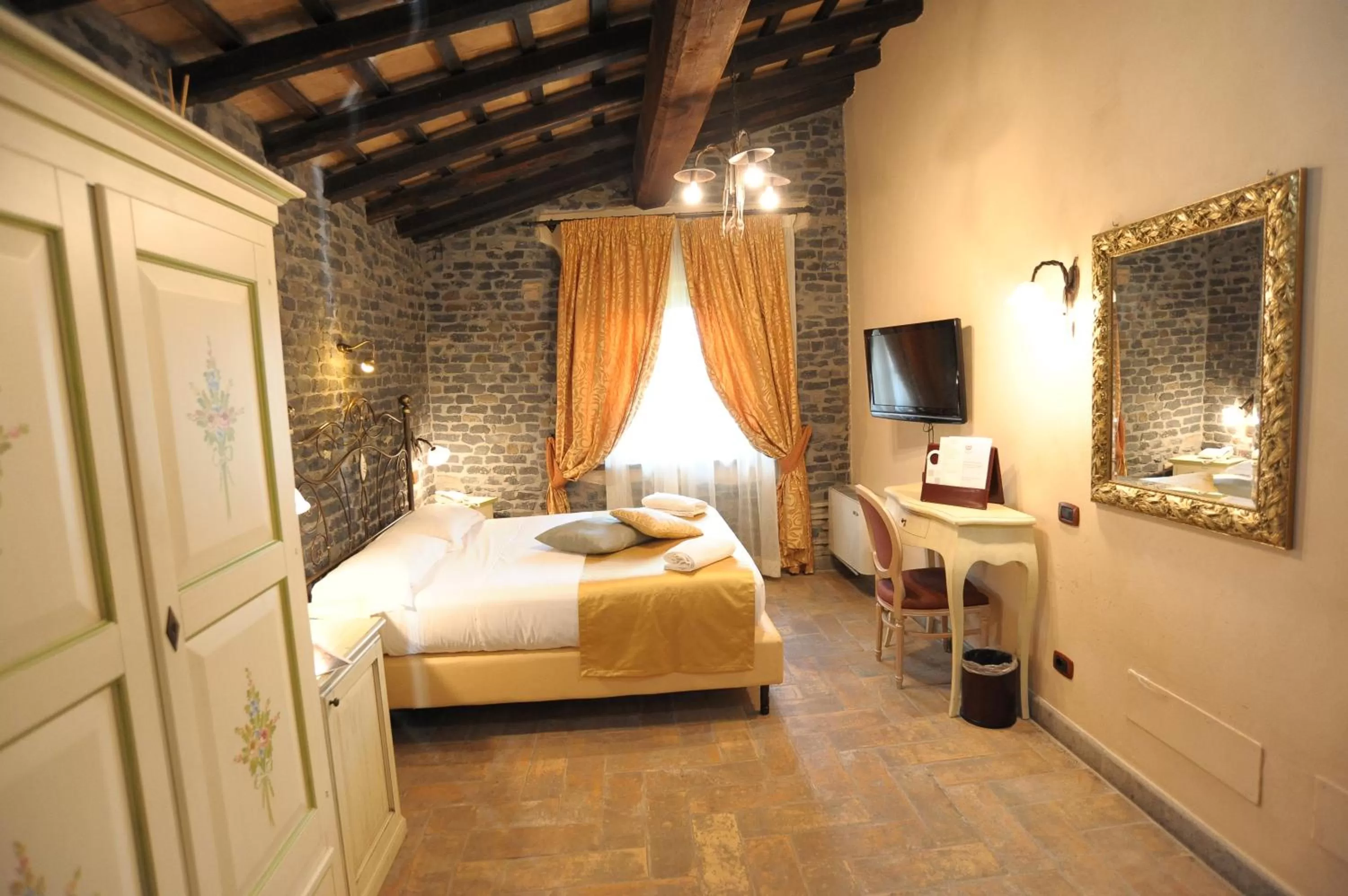 Photo of the whole room, Bed in Relais Castrum Boccea