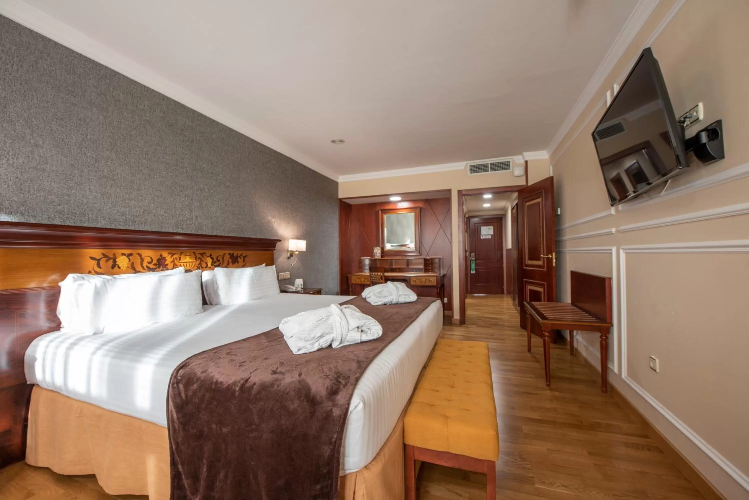 Bed in Eurostars Araguaney