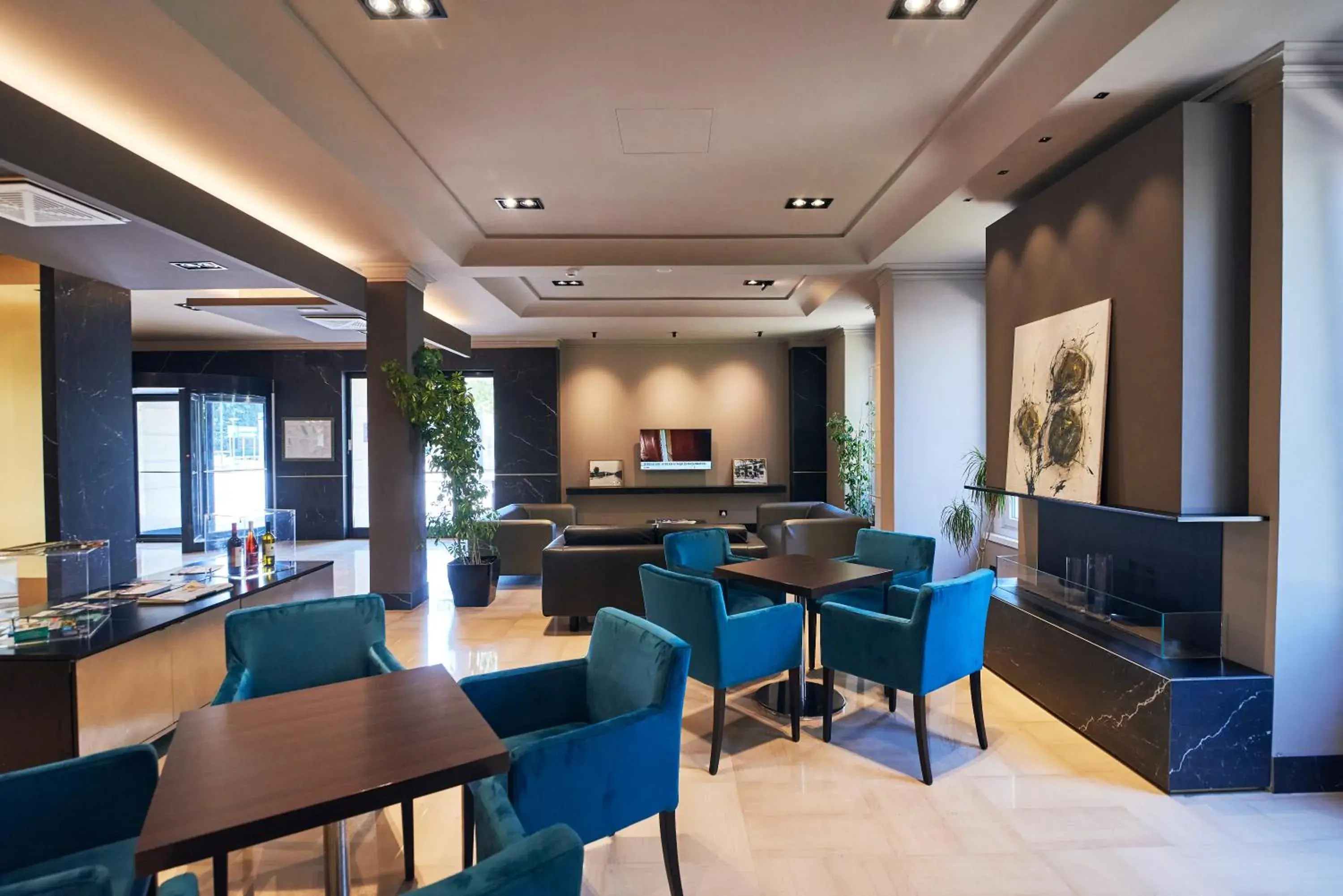 Communal lounge/ TV room, Restaurant/Places to Eat in Hotel Poledrini