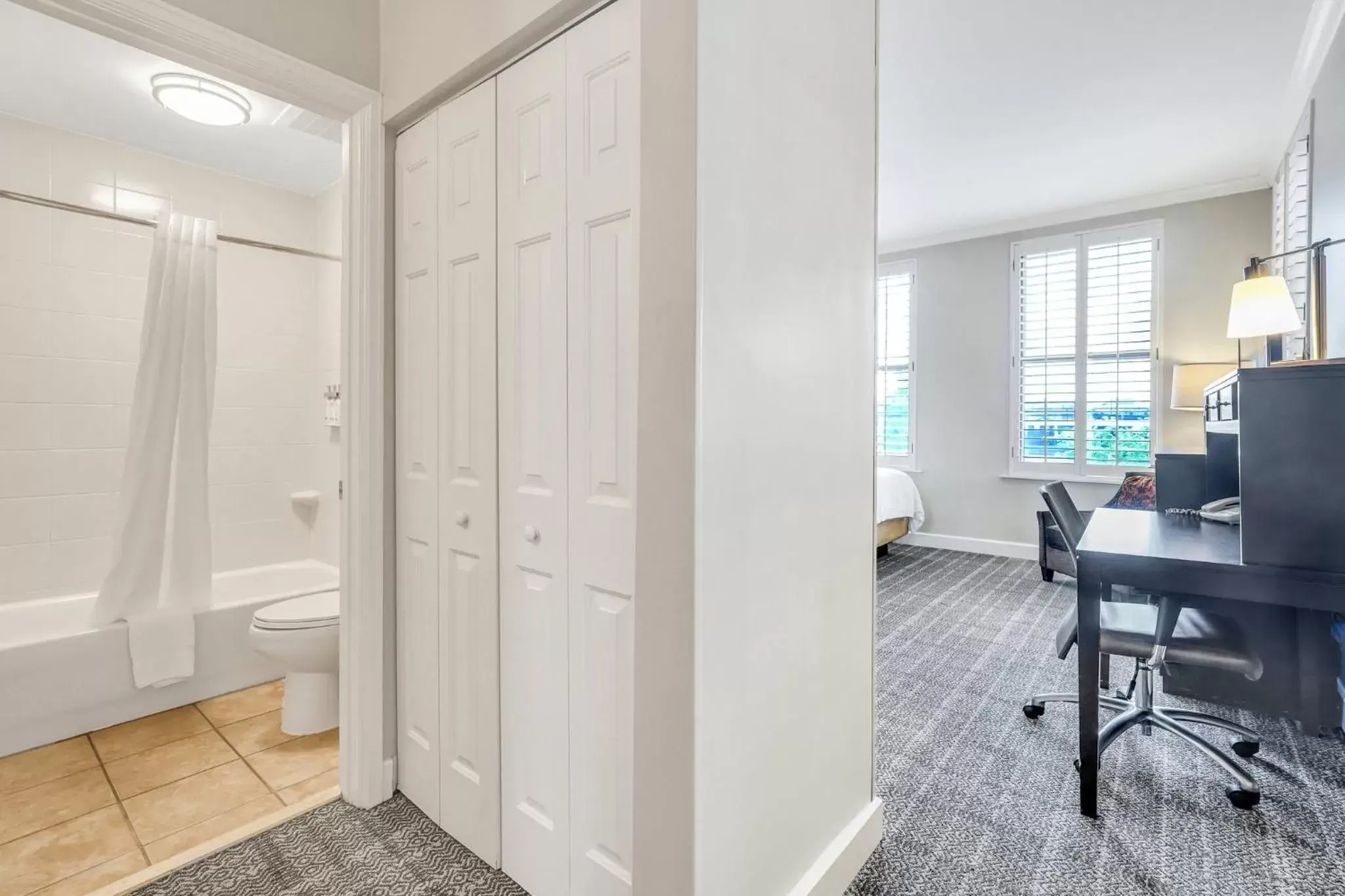 Bathroom in Staybridge Suites Savannah Historic District, an IHG Hotel