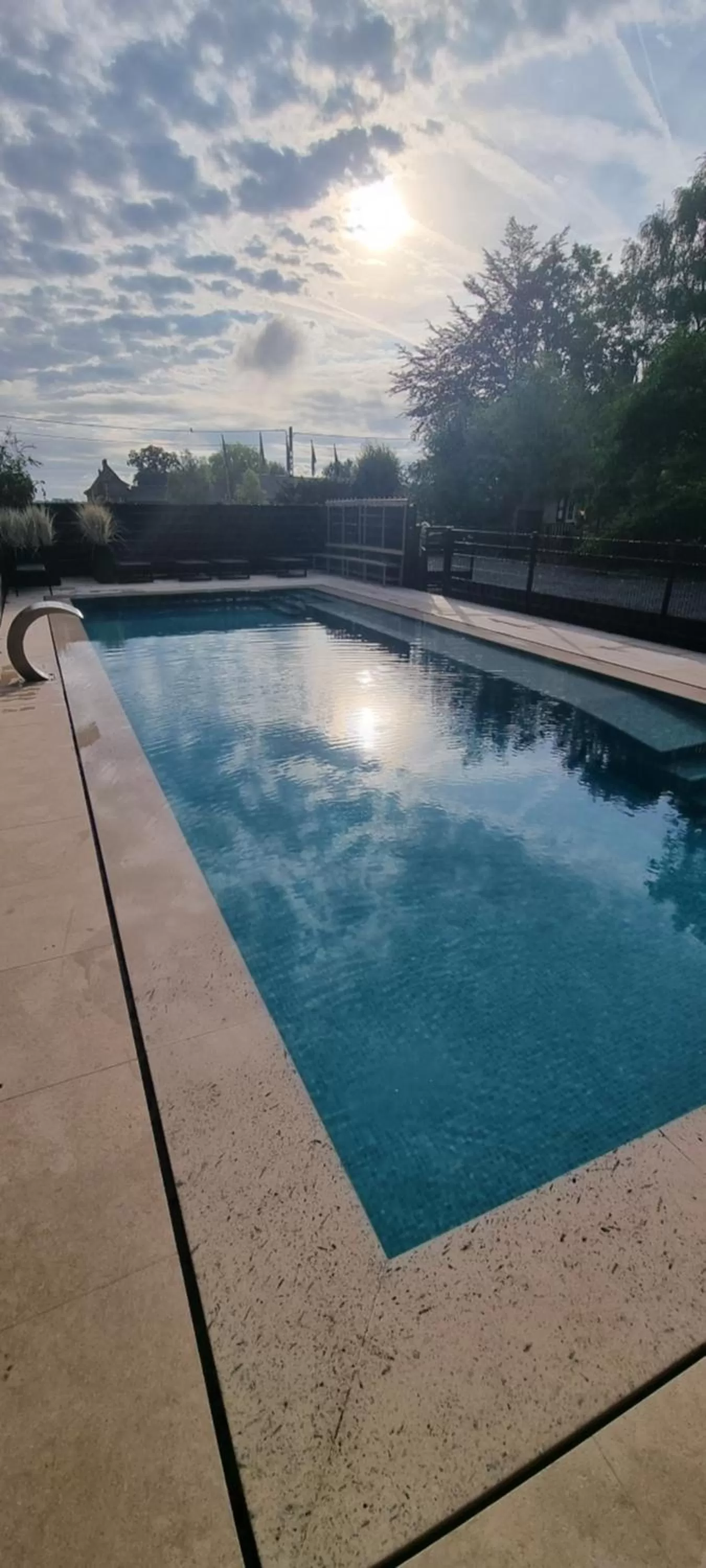 Pool view in Hotel Landhuis 't Wilgenerf