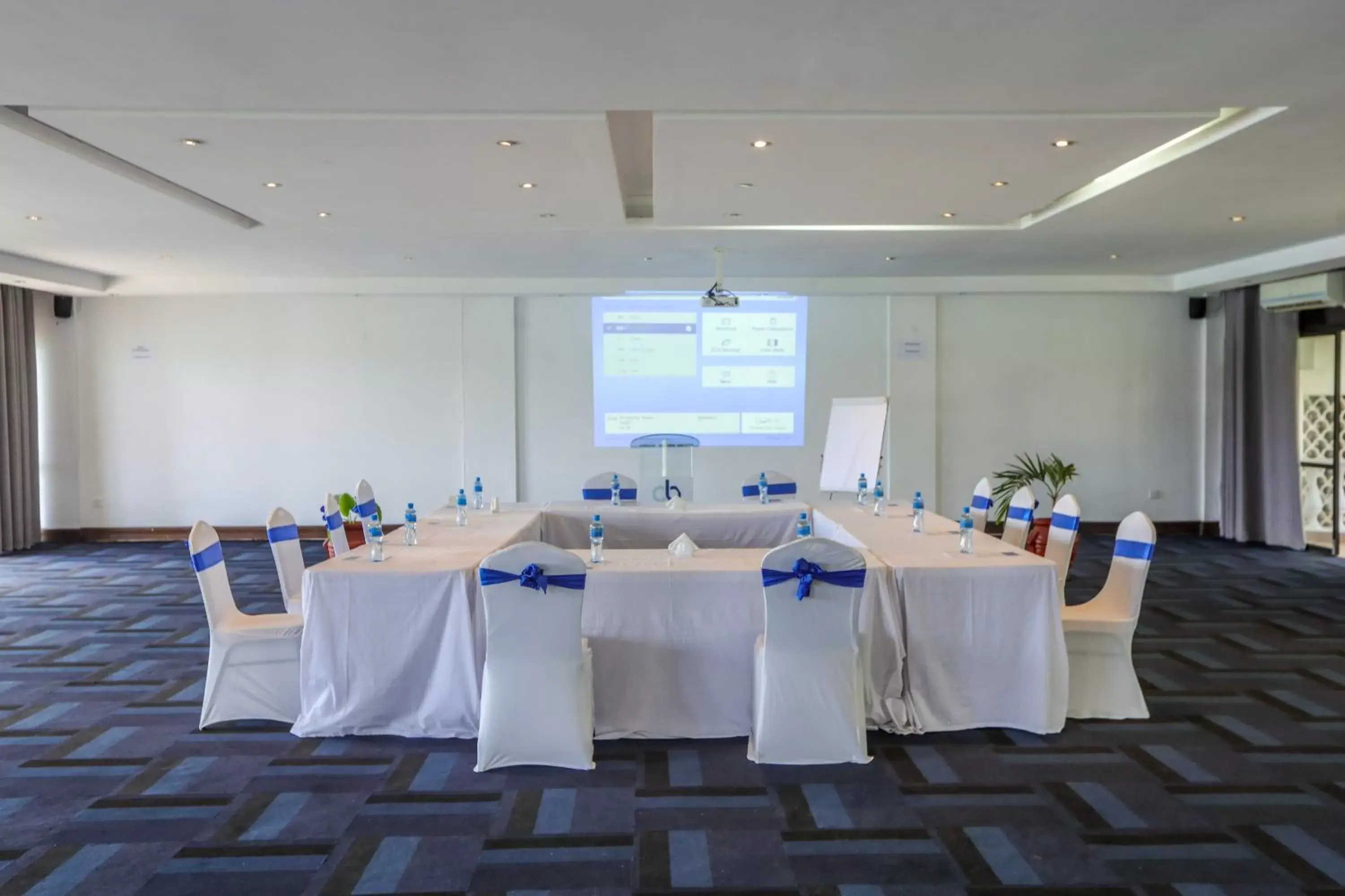 Meeting/conference room in CityBlue Creekside Hotel & Suites