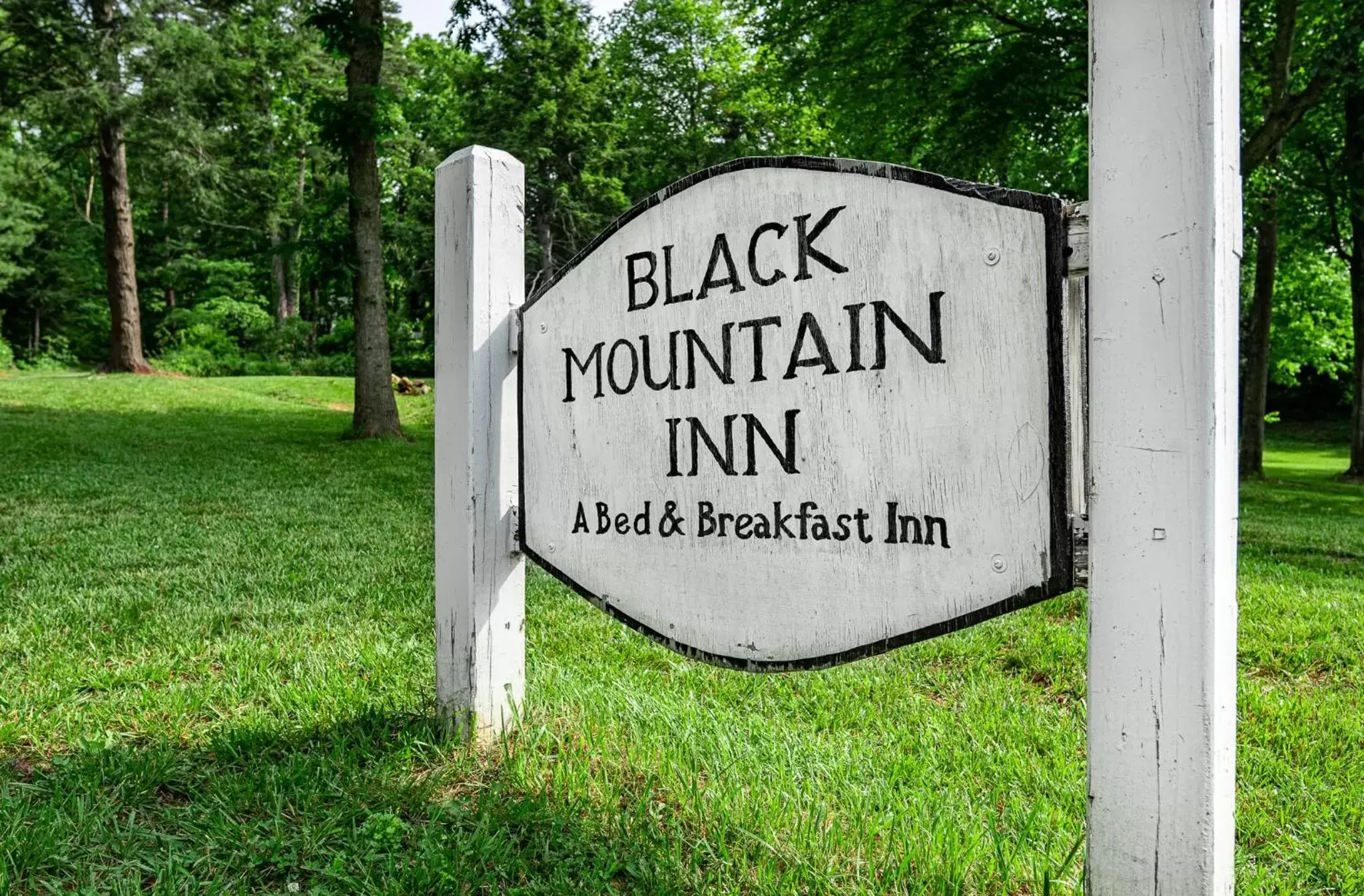 Property logo or sign in Black Mountain Inn