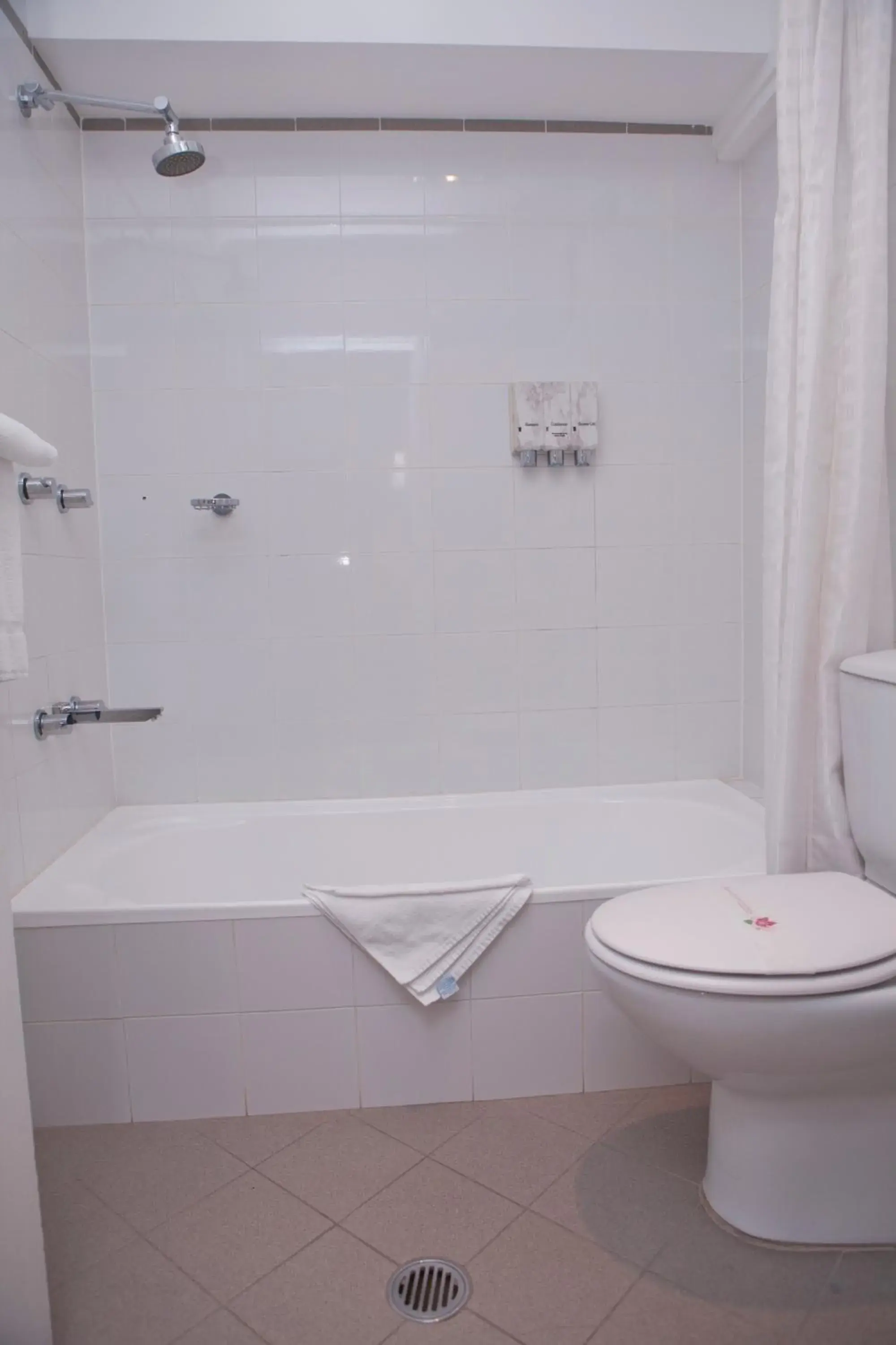 Toilet, Bathroom in Savoy Double Bay Hotel
