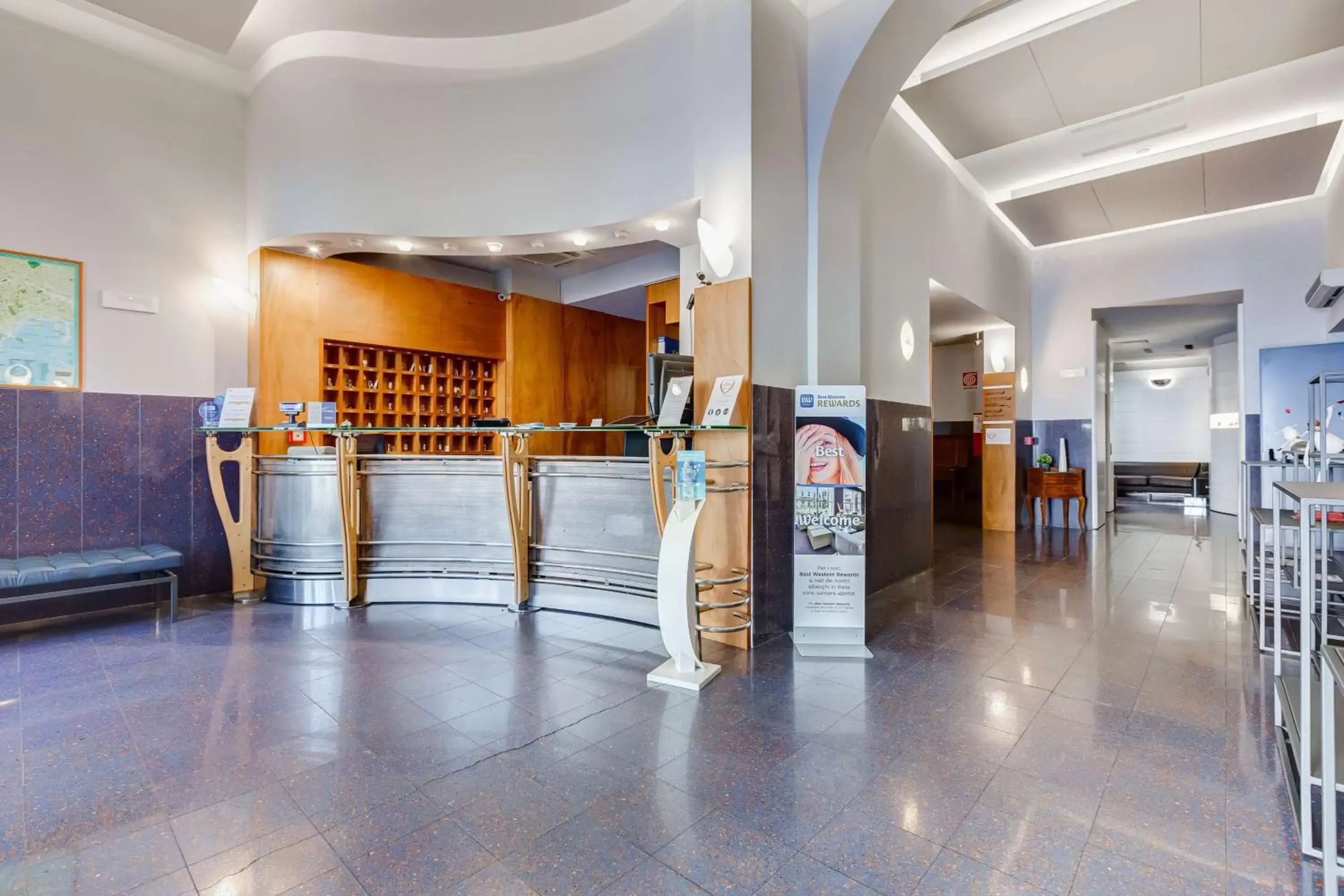 Lobby or reception in Best Western Hotel Plaza