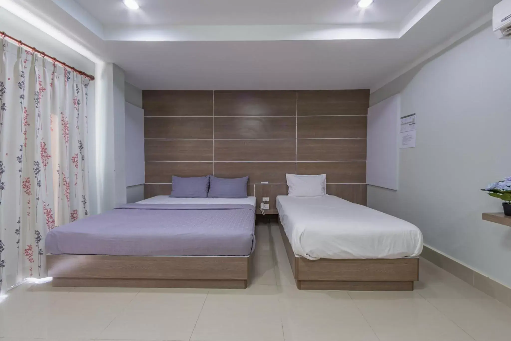 Photo of the whole room, Bed in Tachang Resort