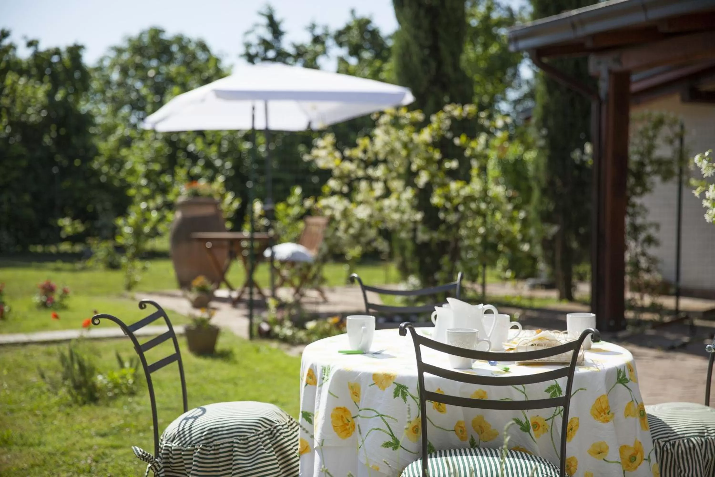 Garden in Antico Casale Spezia Pelagalli