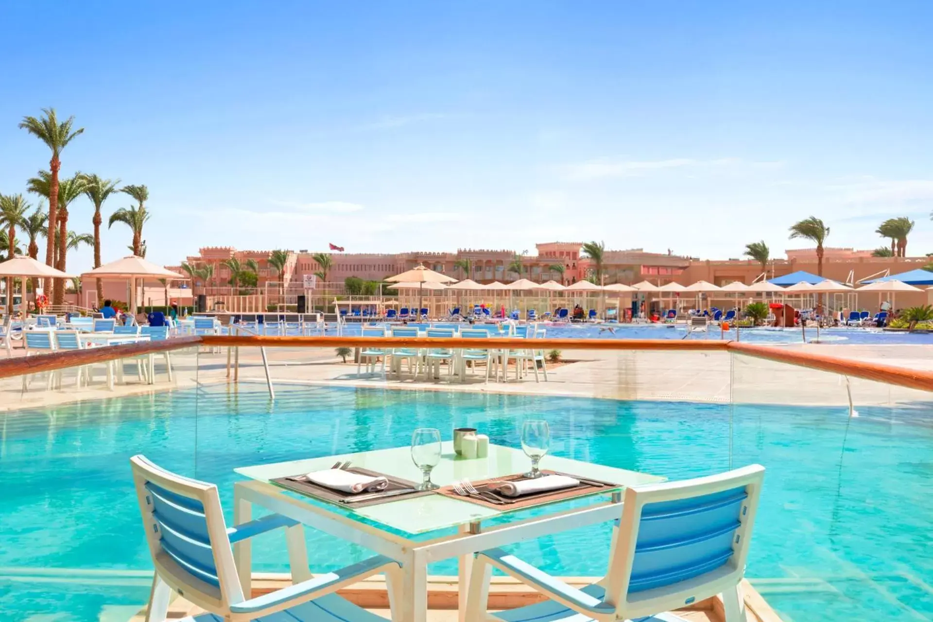 Restaurant/places to eat, Swimming Pool in Beach Albatros Resort - Hurghada