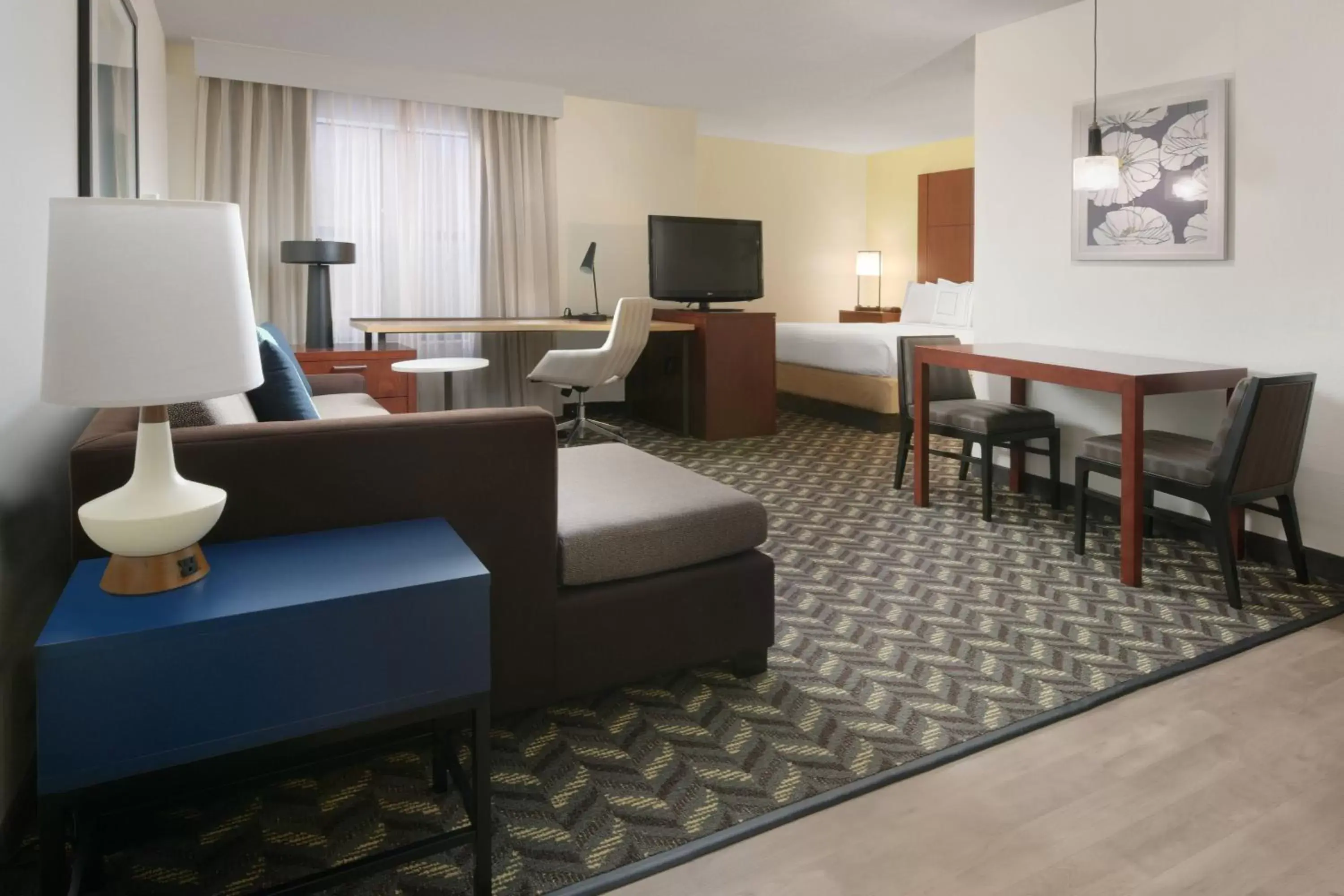 Photo of the whole room, Seating Area in Residence Inn Dallas Addison/Quorum Drive
