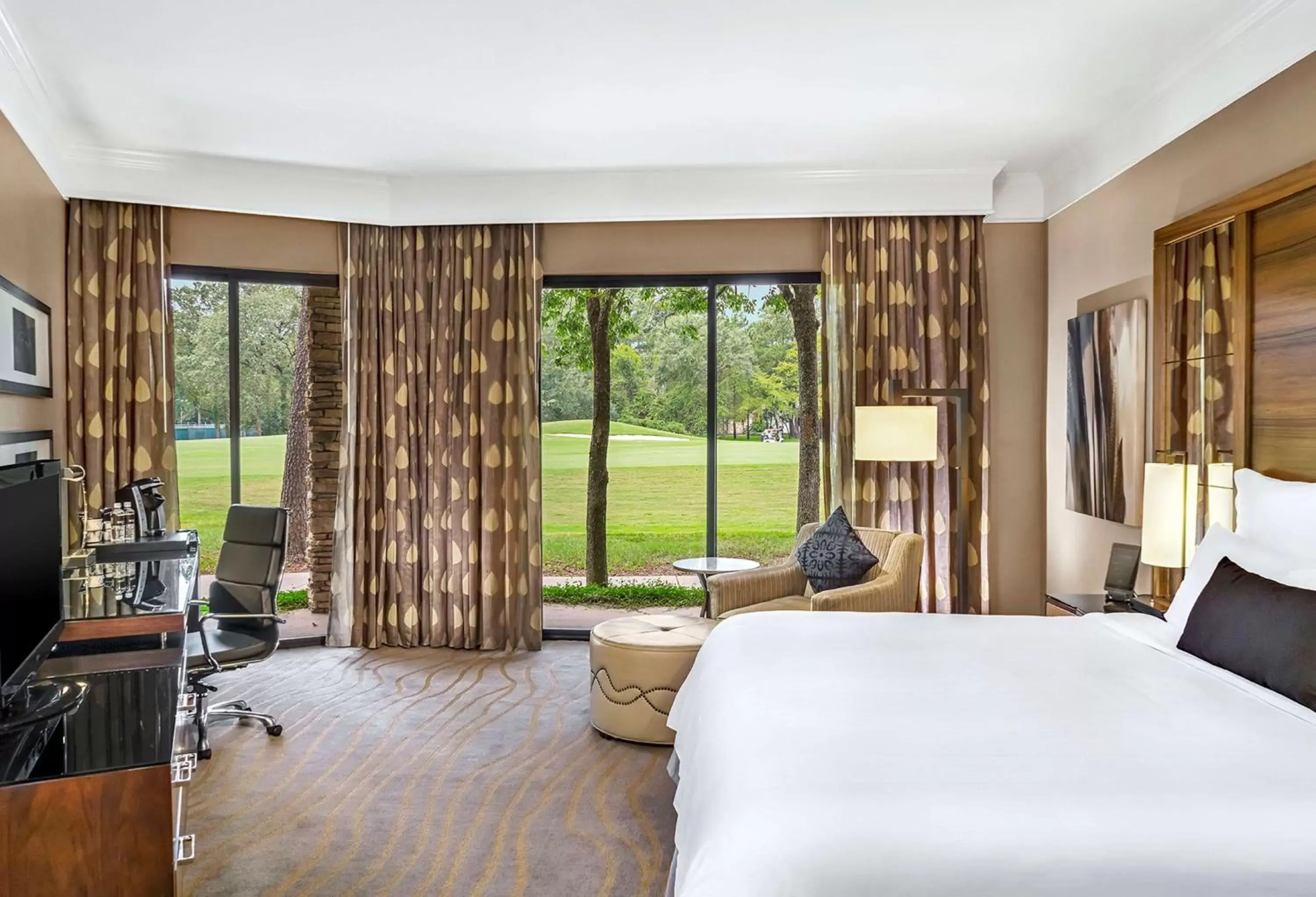 Bedroom in The Woodlands Resort, Curio Collection by Hilton