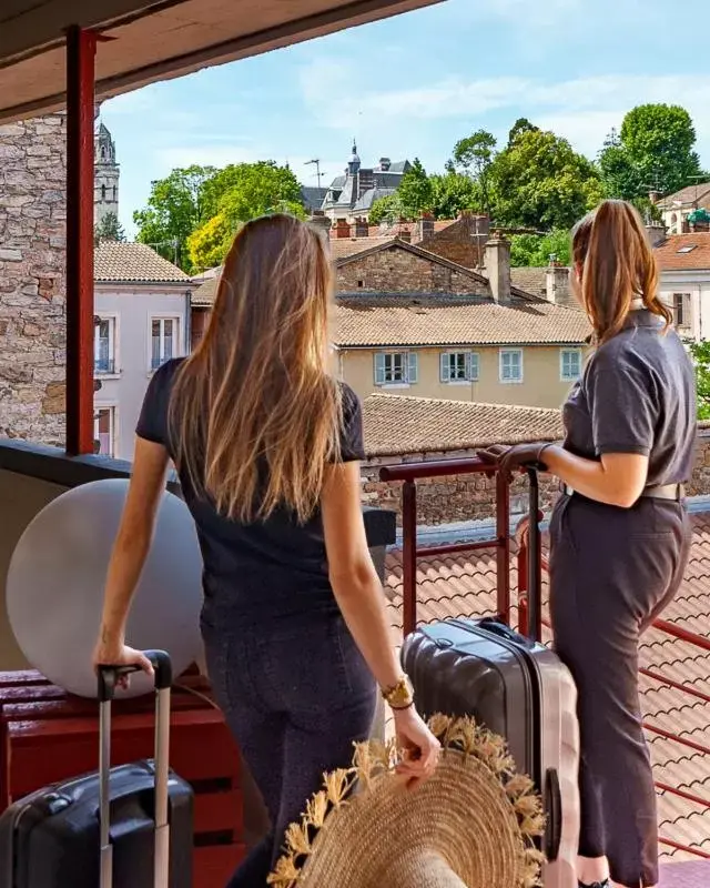 Patio in Best Western Plus d'Europe et d'Angleterre