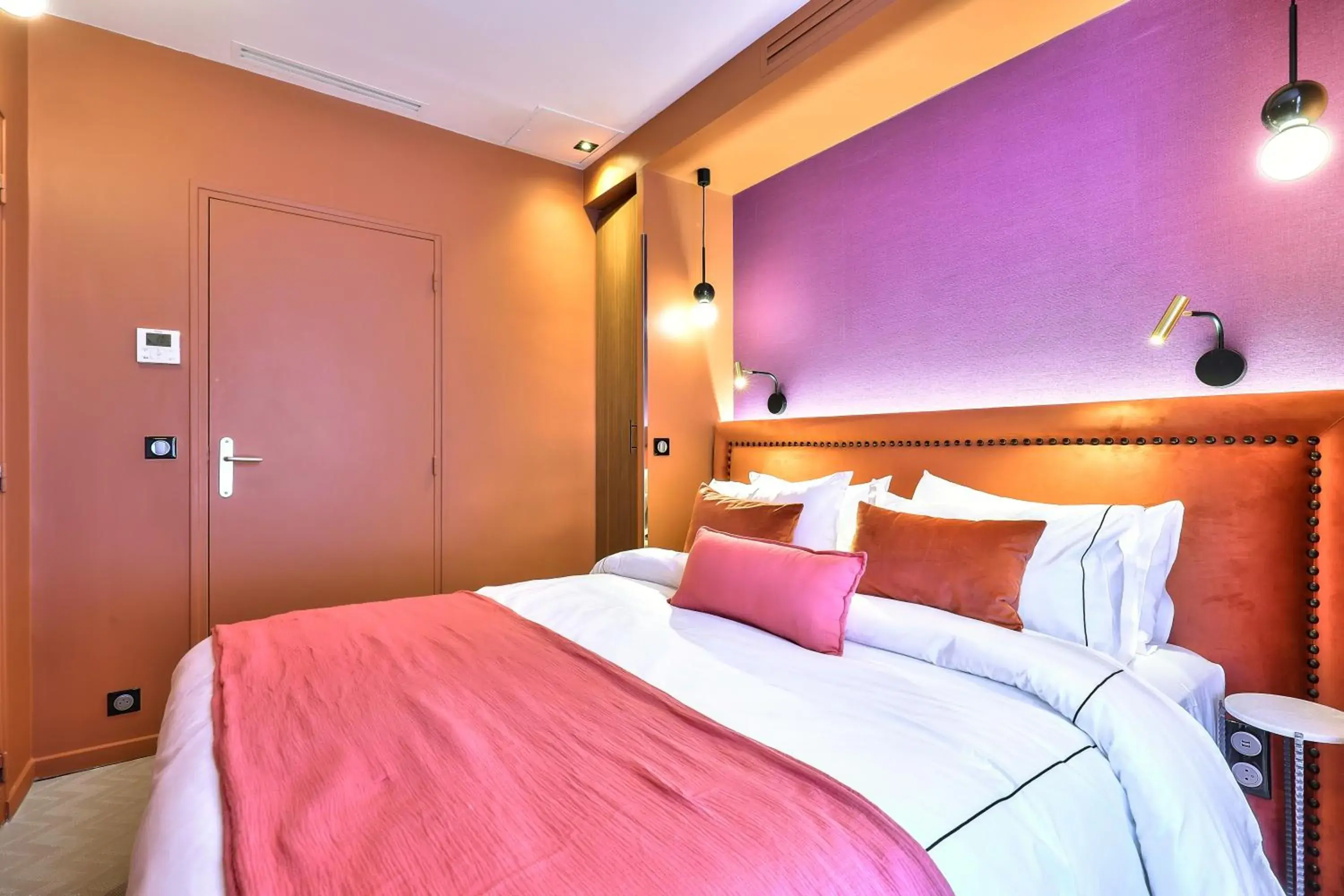 Bedroom, Bed in Hotel 33 Marbeuf