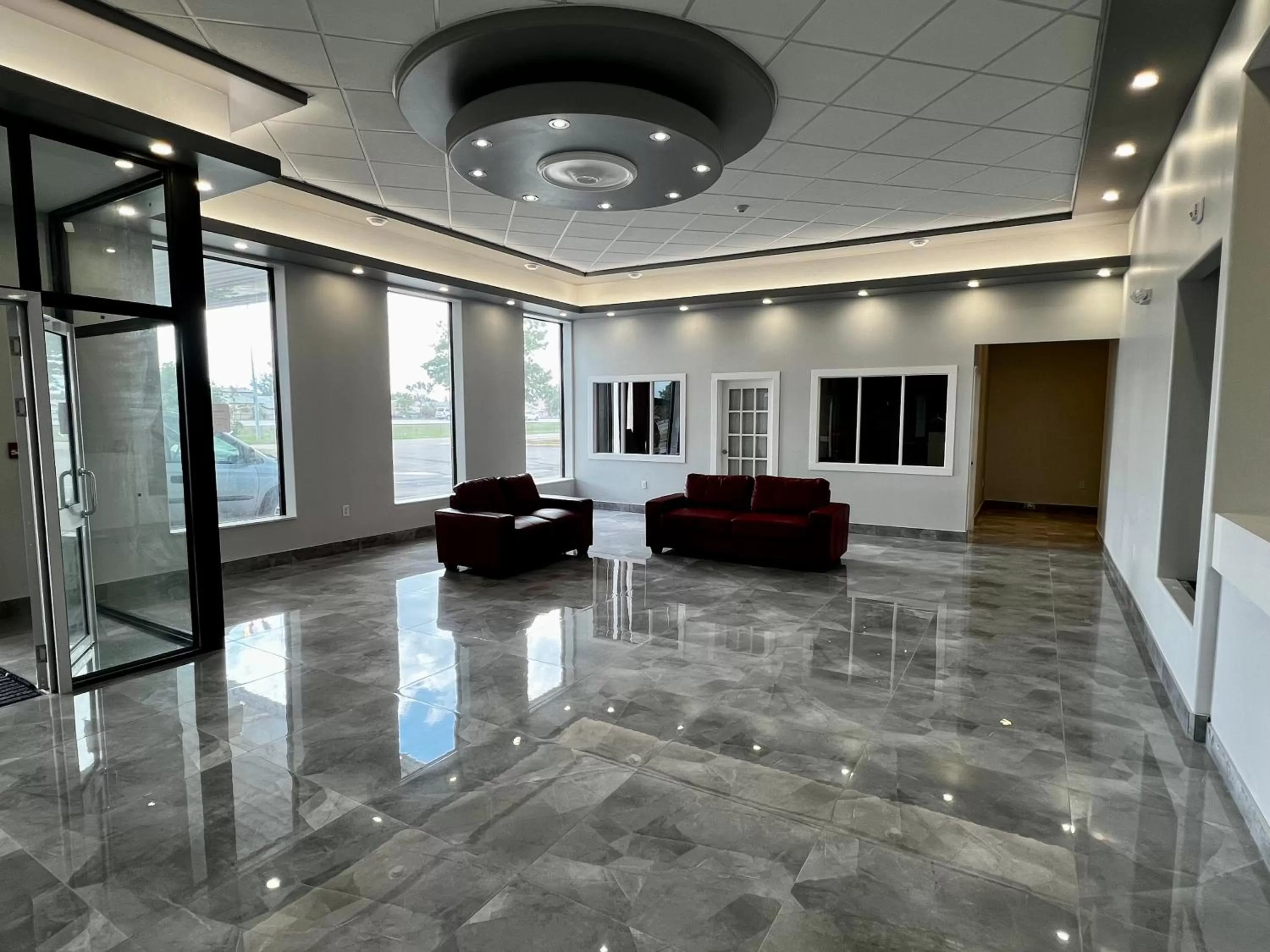 Seating area in Travelodge by Wyndham Regina